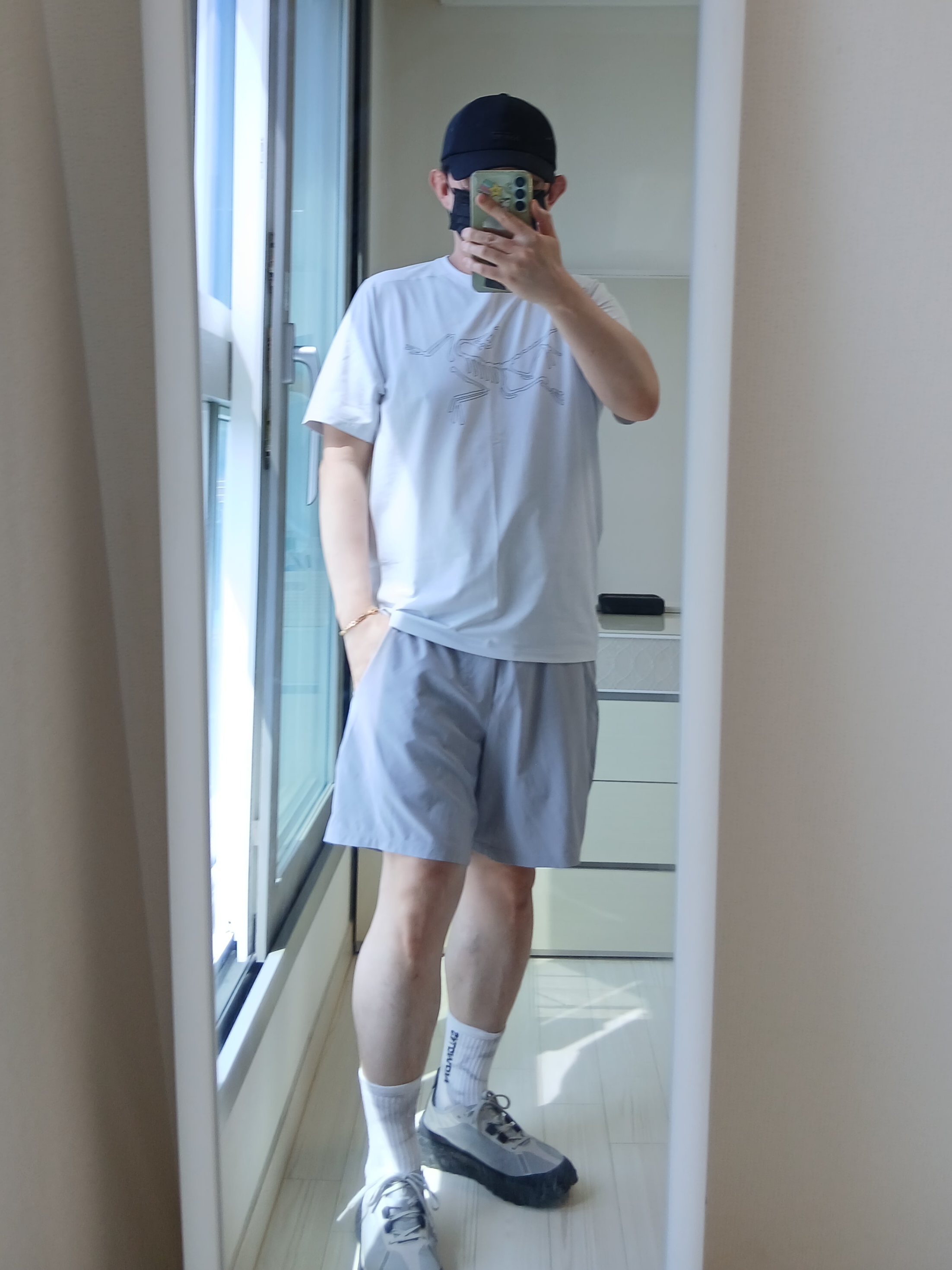 (W) Lululemon Fast and Free Running Hat Black, Arc'teryx Cormac Logo SS T-Shirt Atmos Heather 착용 스타일 - 1