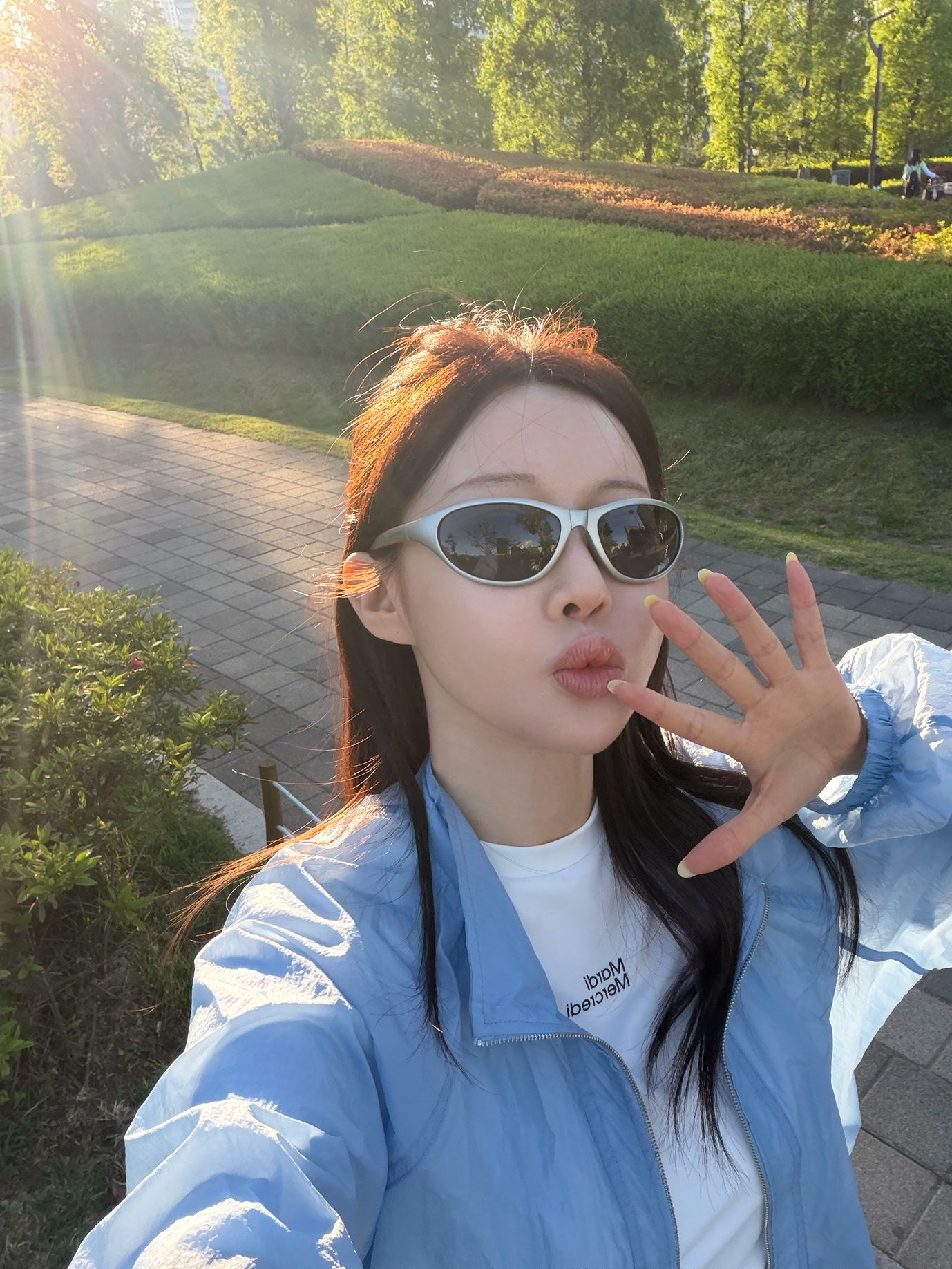 Montbell Trekking Glasses Black Grey 착용 스타일