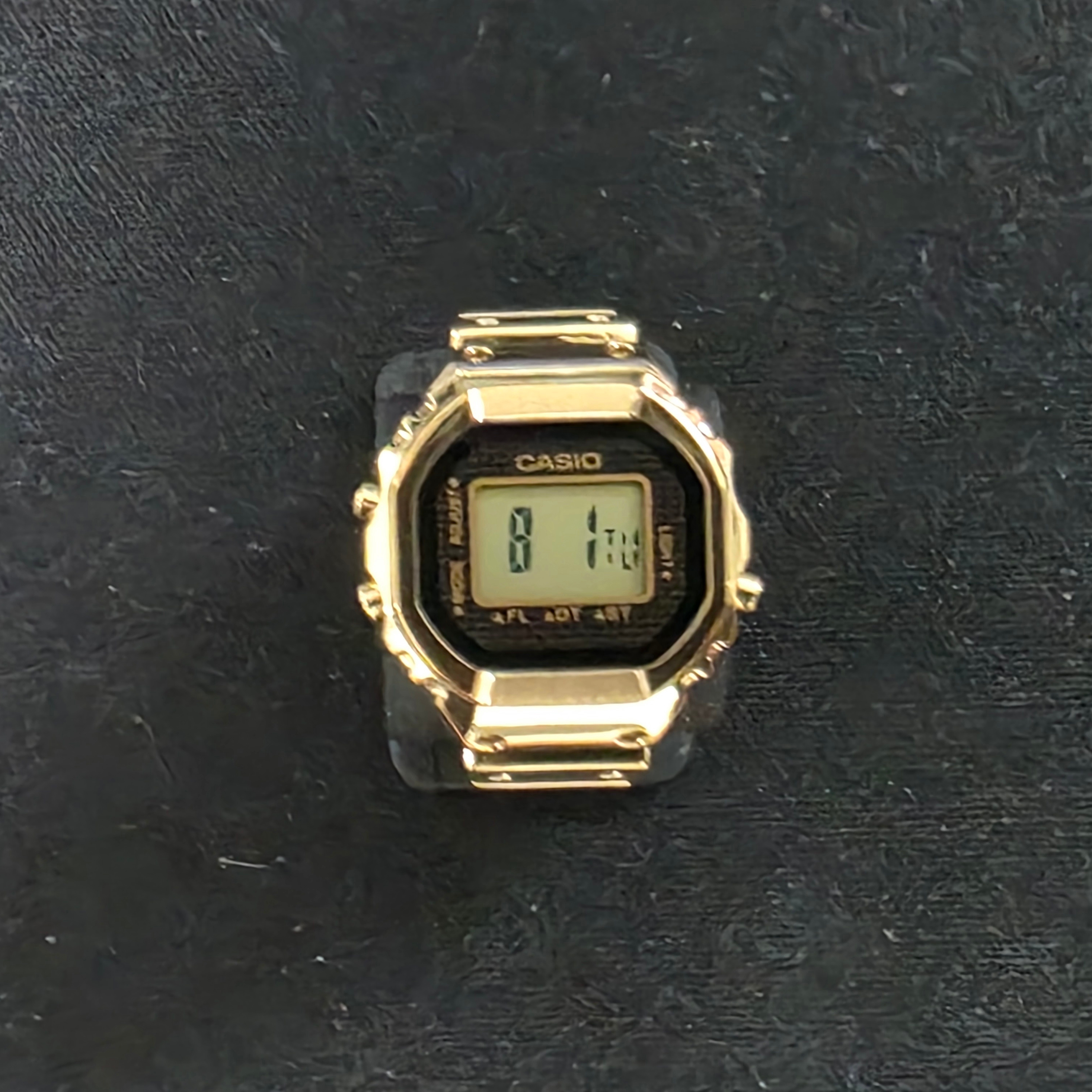 Casio CRW-001G-9 착용 스타일