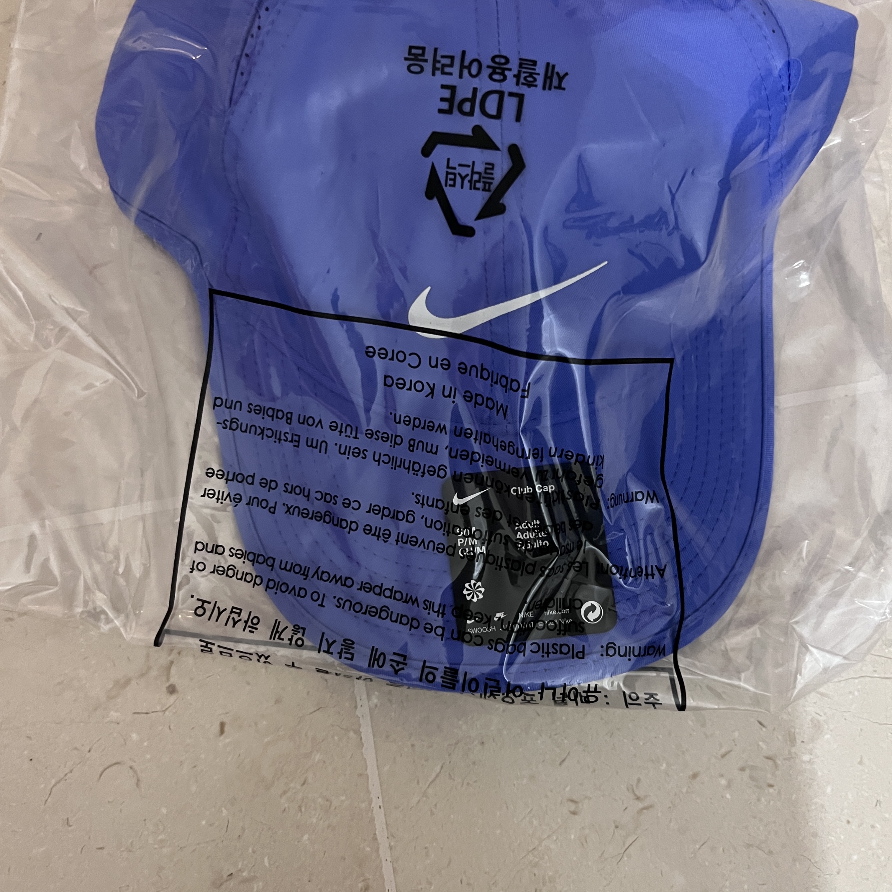 Nike Dri-Fit Club Unstructured Featherlight Cap Sapphire White 착용 스타일
