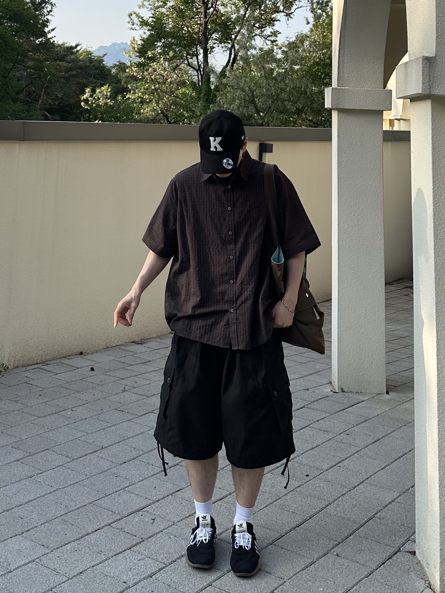 [KREAM 단독] Kamien x KOIN SEOUL K Logo Ball Cap Black, (W) Adidas x Song for the Mute Taekwondo Mei Core Black Cloud White 착용 스타일 - 2