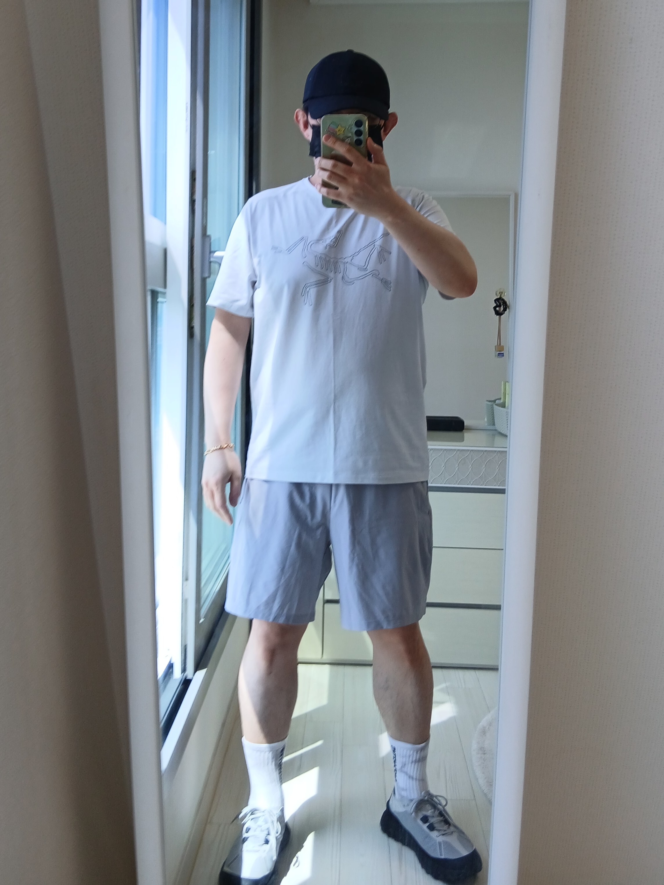 (W) Lululemon Fast and Free Running Hat Black, Arc'teryx Cormac Logo SS T-Shirt Atmos Heather 착용 스타일 - 3