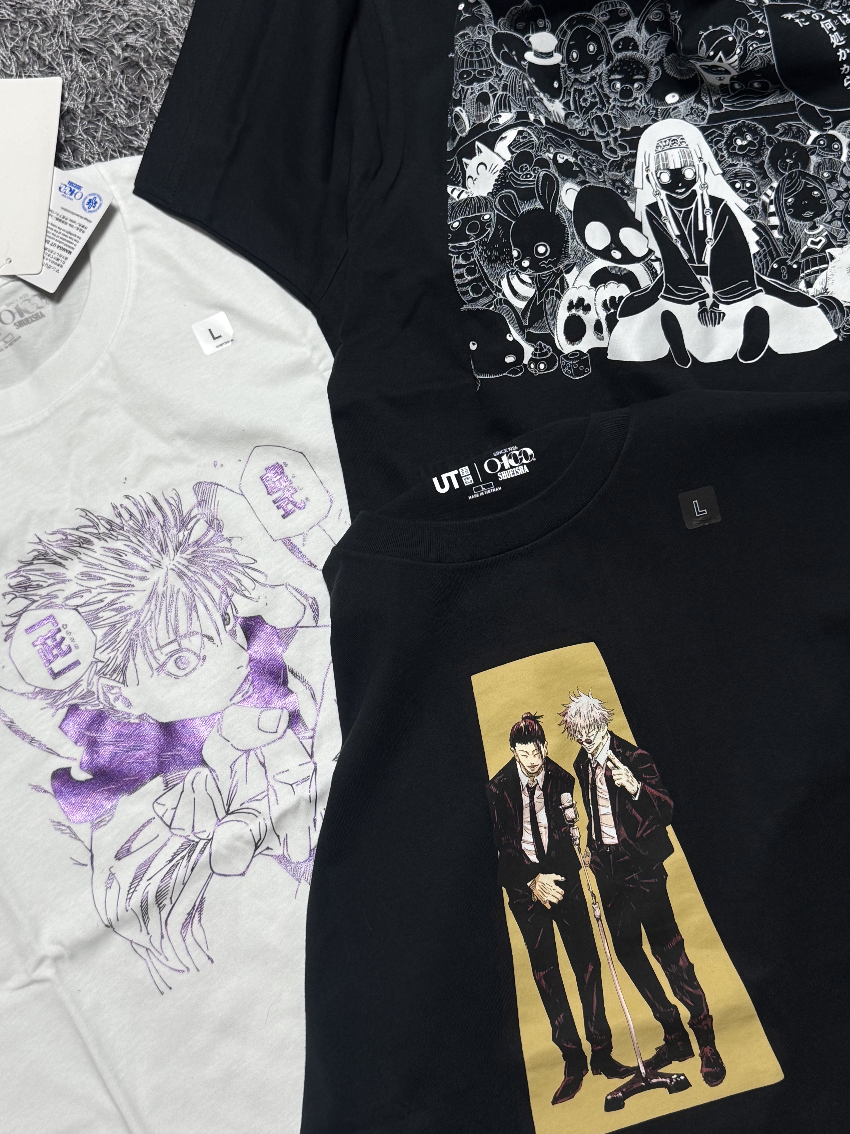Uniqlo UT Shueisha 100th Anniversary Jujutsu Kaisen T-Shirt White, Uniqlo UT Shueisha 100th Anniversary Jujutsu Kaisen T-Shirt Black 착용 스타일