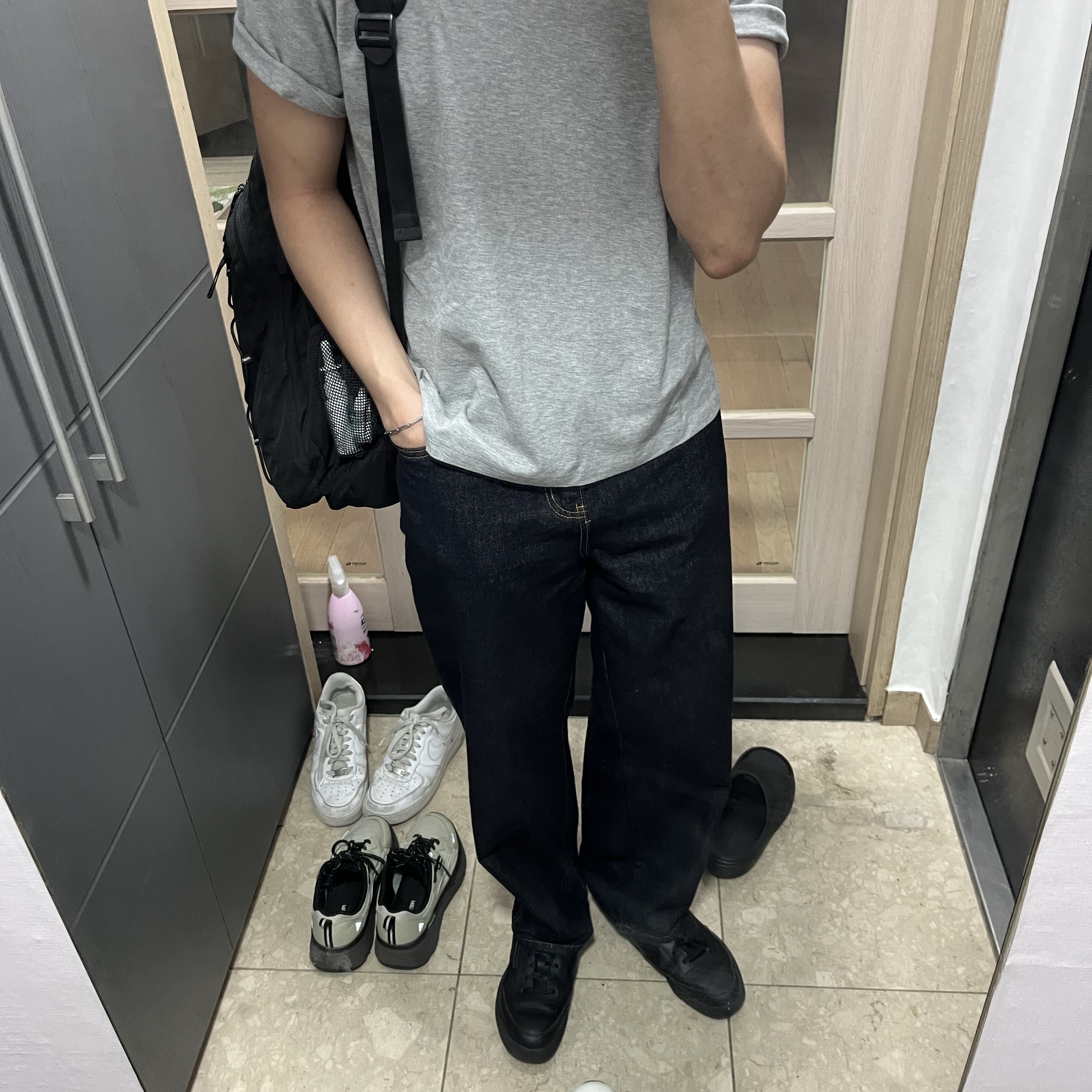 Suade Baggy Denim Raw Indigo 착용 스타일