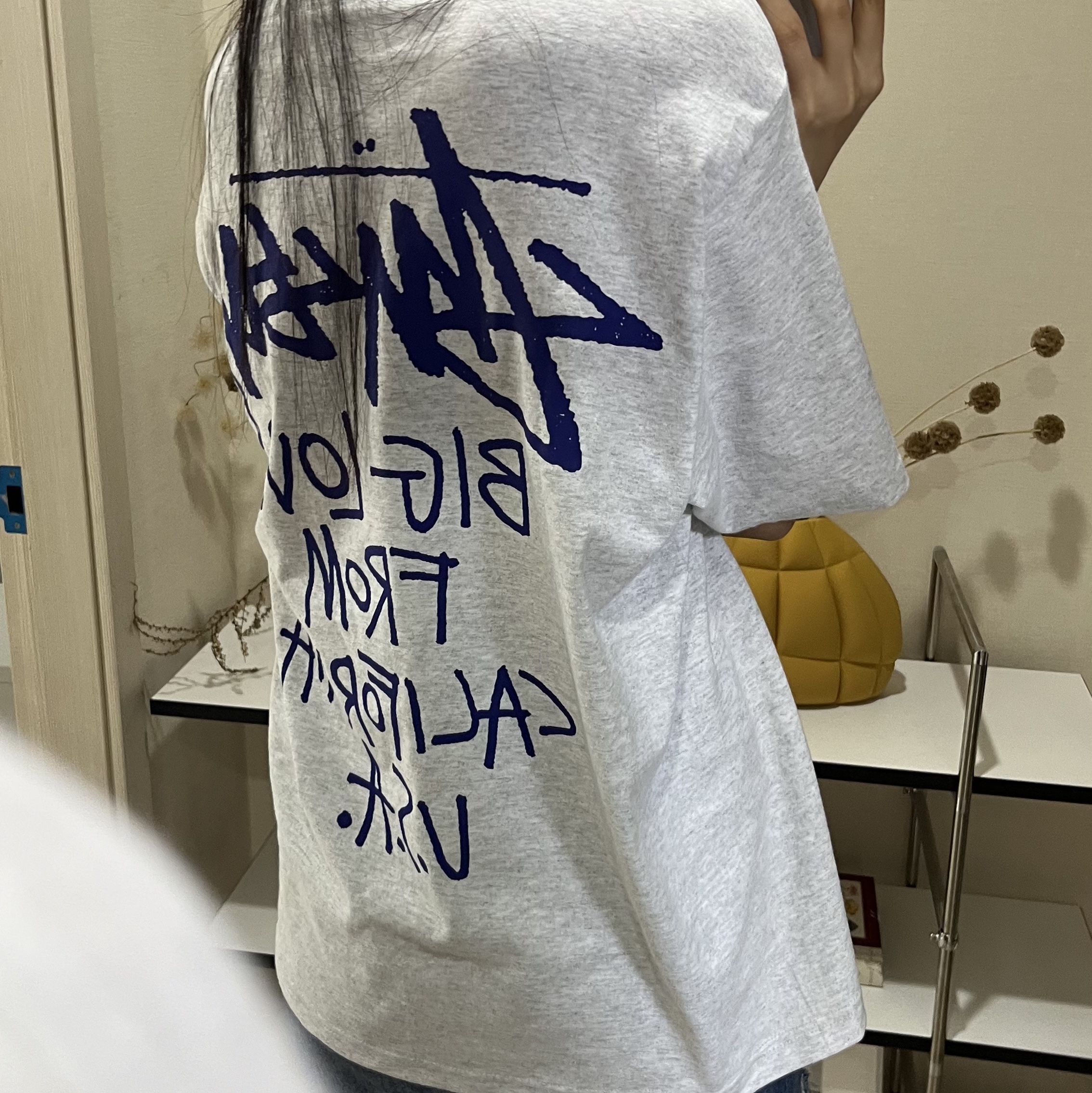 Stussy Big Love T-Shirt Ash Heather, Stussy Big Love T-Shirt Black 착용 스타일