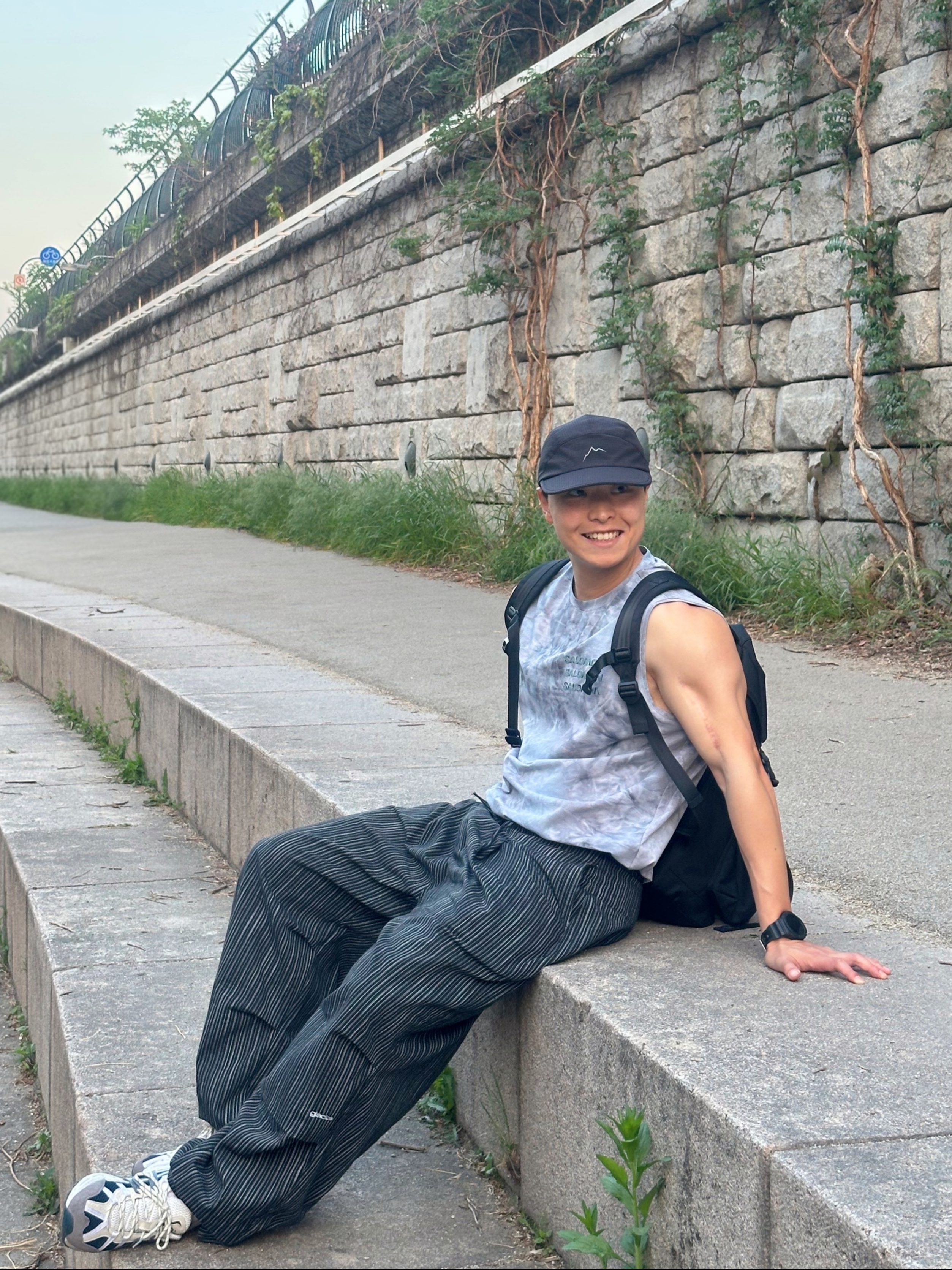 Cayl Flow 5 Panel Cap Black, Salomon Dynamic Dyeing Tank Melange Grey 착용 스타일 - 1