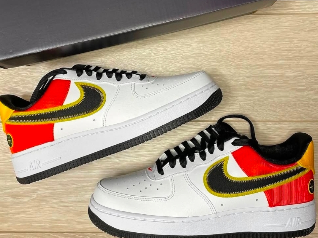 Nike Air Force 1 '07 LV8 Rayguns 착용 스타일
