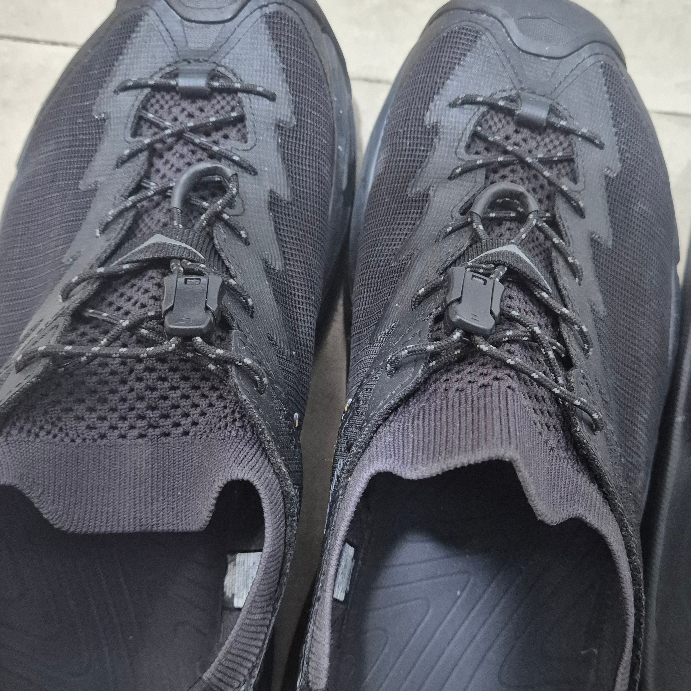 Hoka Hopara 2 Black 착용 스타일