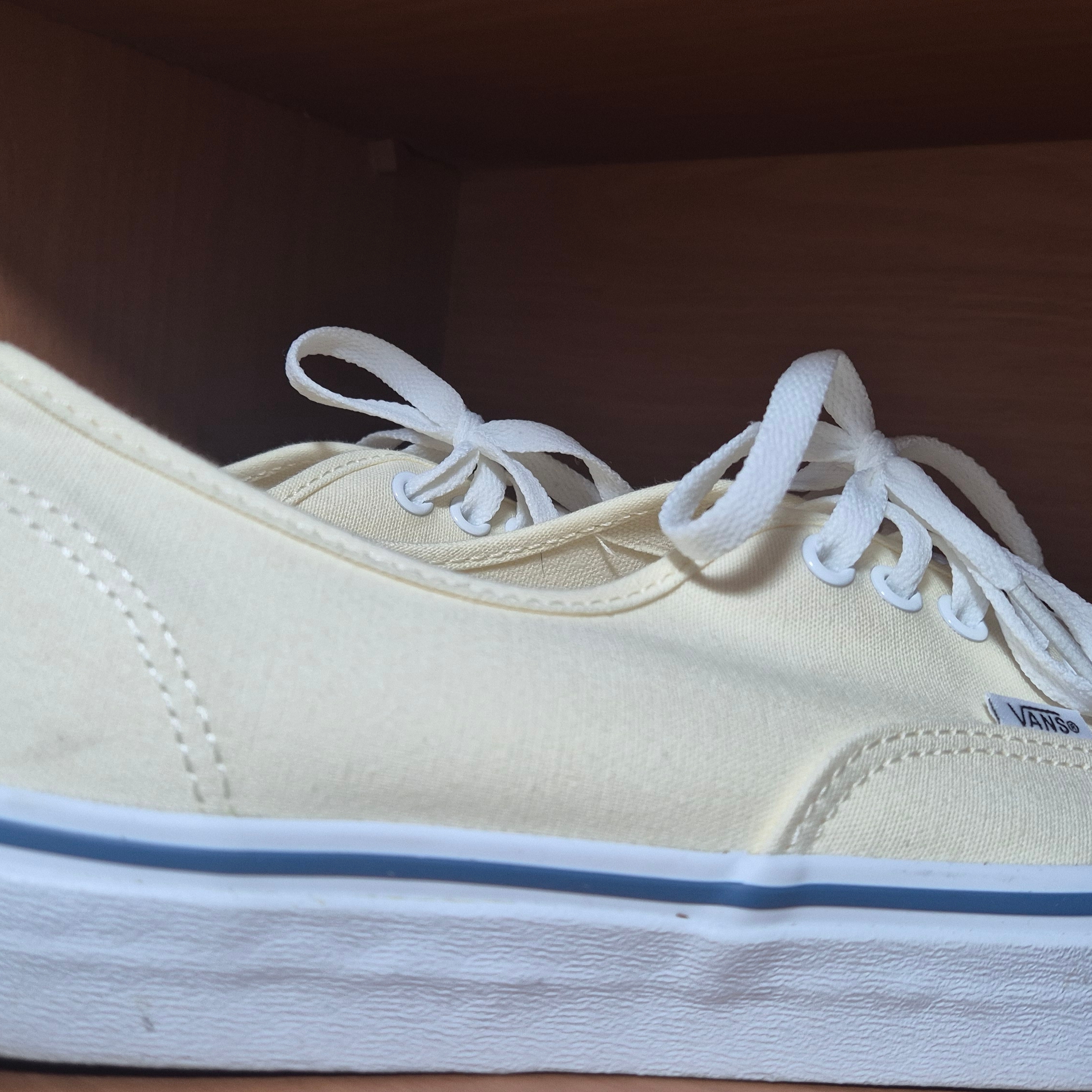 Vans Authentic White 착용 스타일