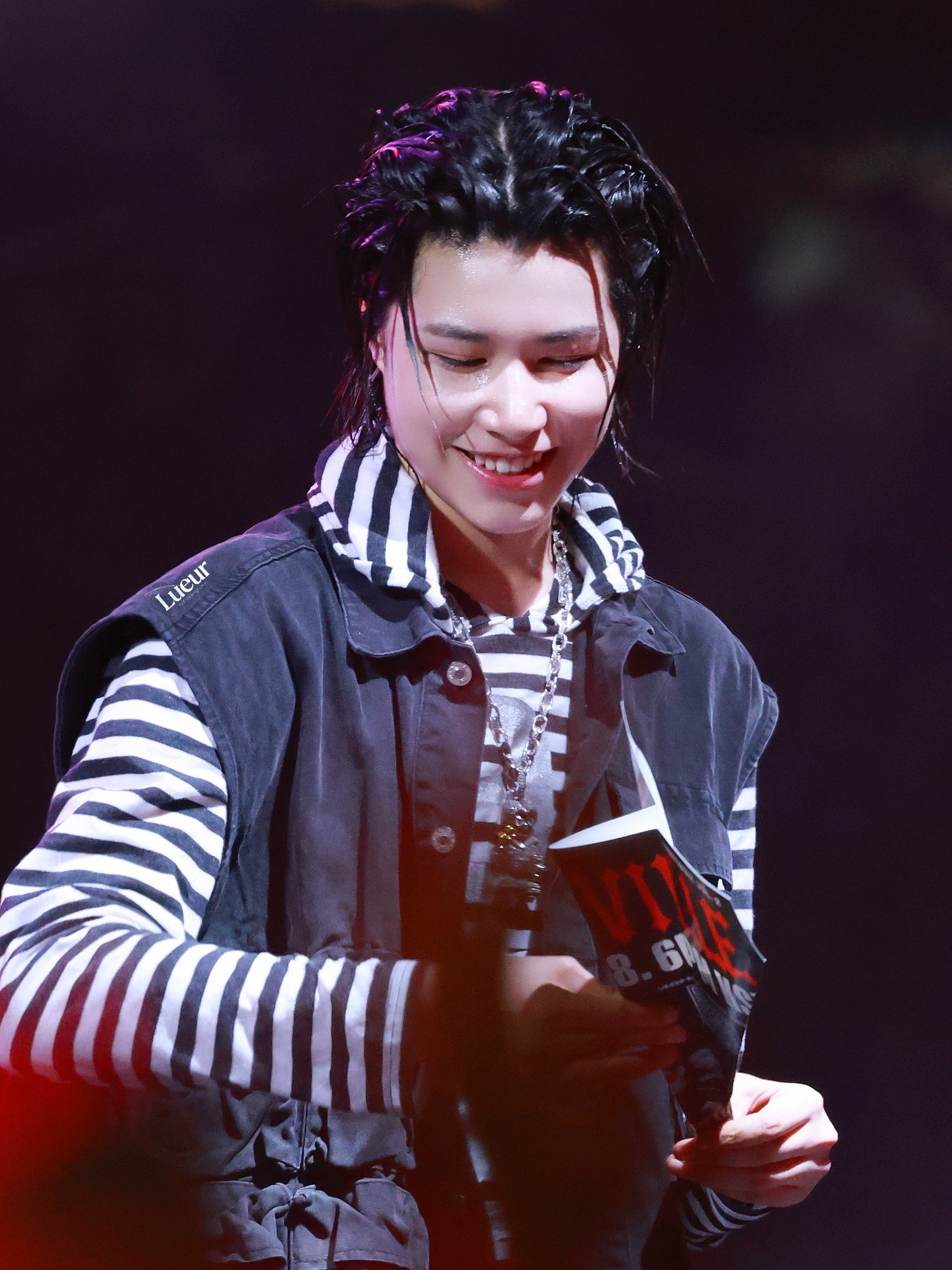 [KREAM 단독] Safarispot Ticketing Stripe Border Hoodie White, [KREAM 단독] Safarispot Ticketing Stripe Border Hoodie Gray 착용 스타일 - 2