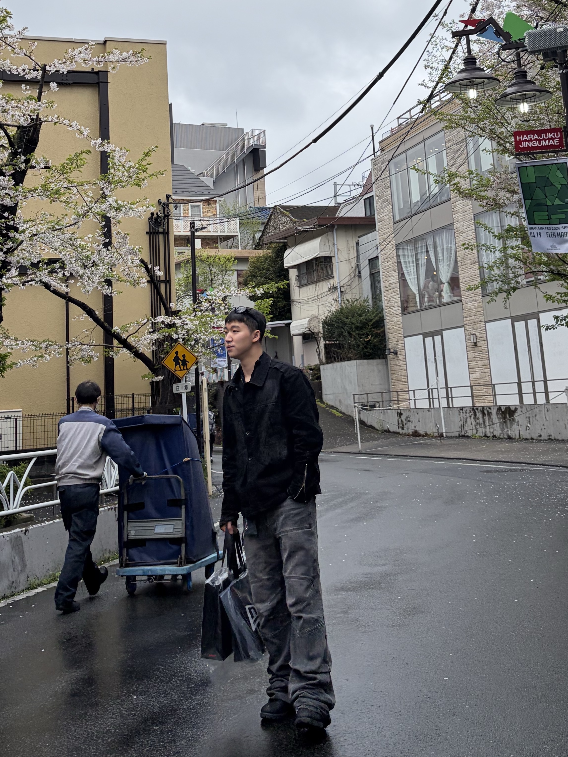 ETCE Kendrick Trucker Jacket Coated Black, ETCE Stacking Flare Denim Pants Gray 착용 스타일 - 1