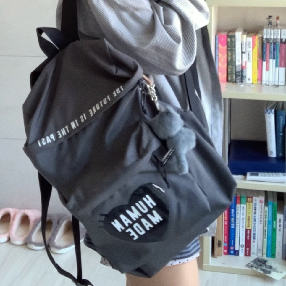 Human Made Backpack Gray, Starbucks x Friends Smelly Cat Keychain 착용 스타일 - 1