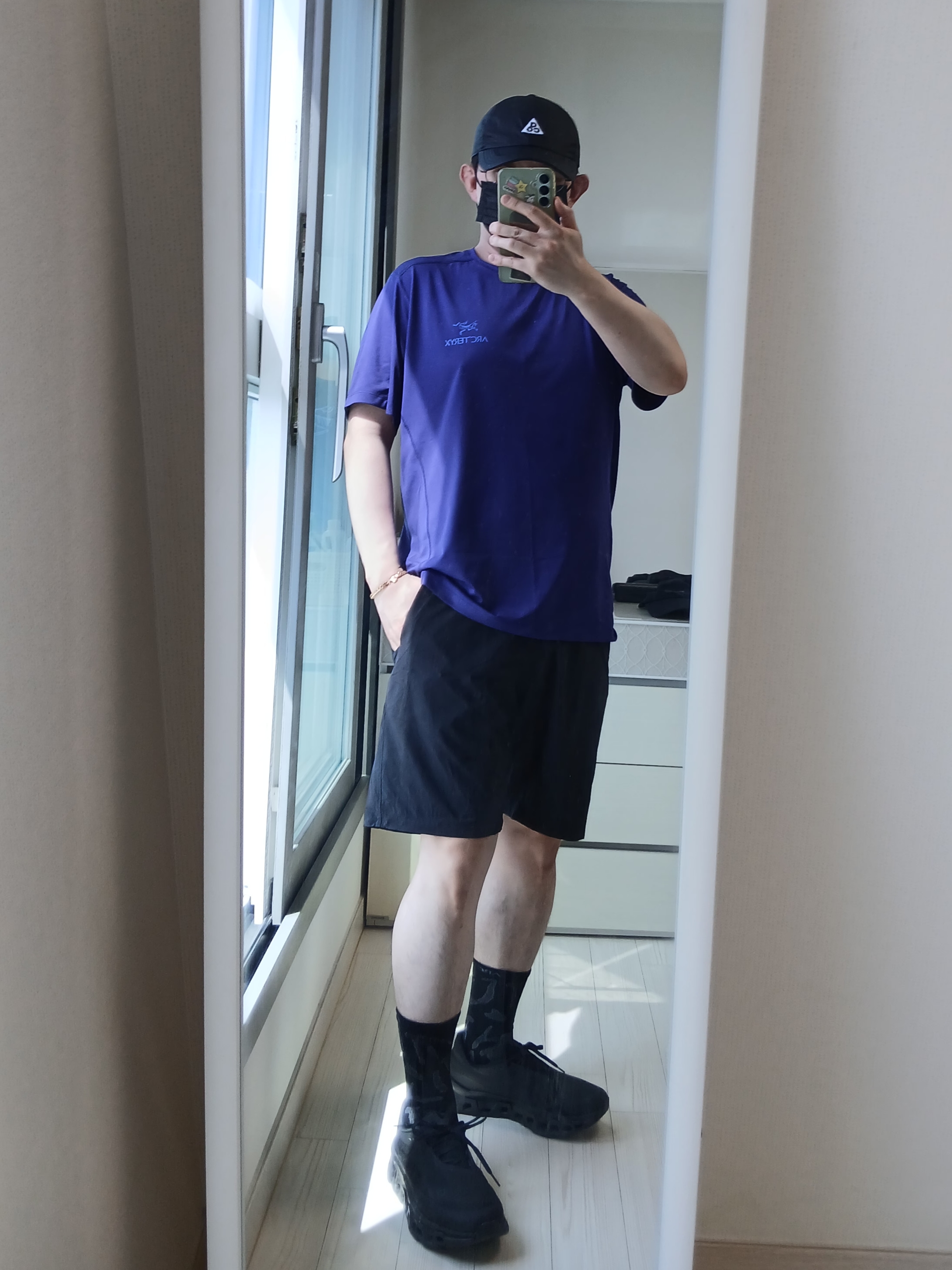 Nike ACG Trail Cap Black, Arc'teryx Motus Arcword Crew SS T-Shirt Soulsonic Heather 착용 스타일 - 2