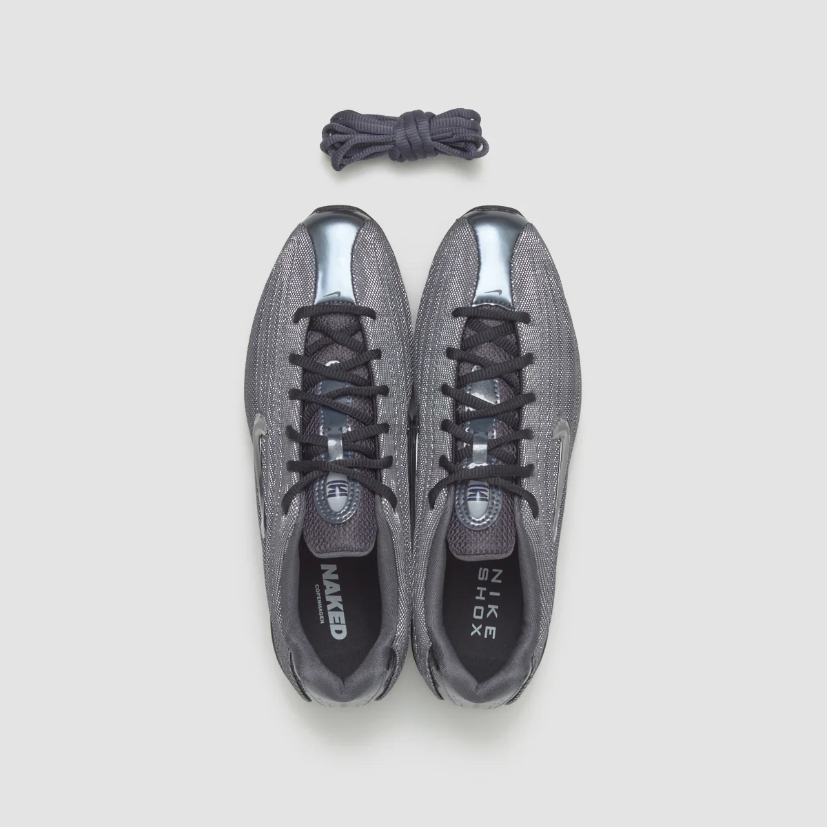 (W) Nike x Naked Shox Z Metallic Hematite Black 착용 스타일 - 1
