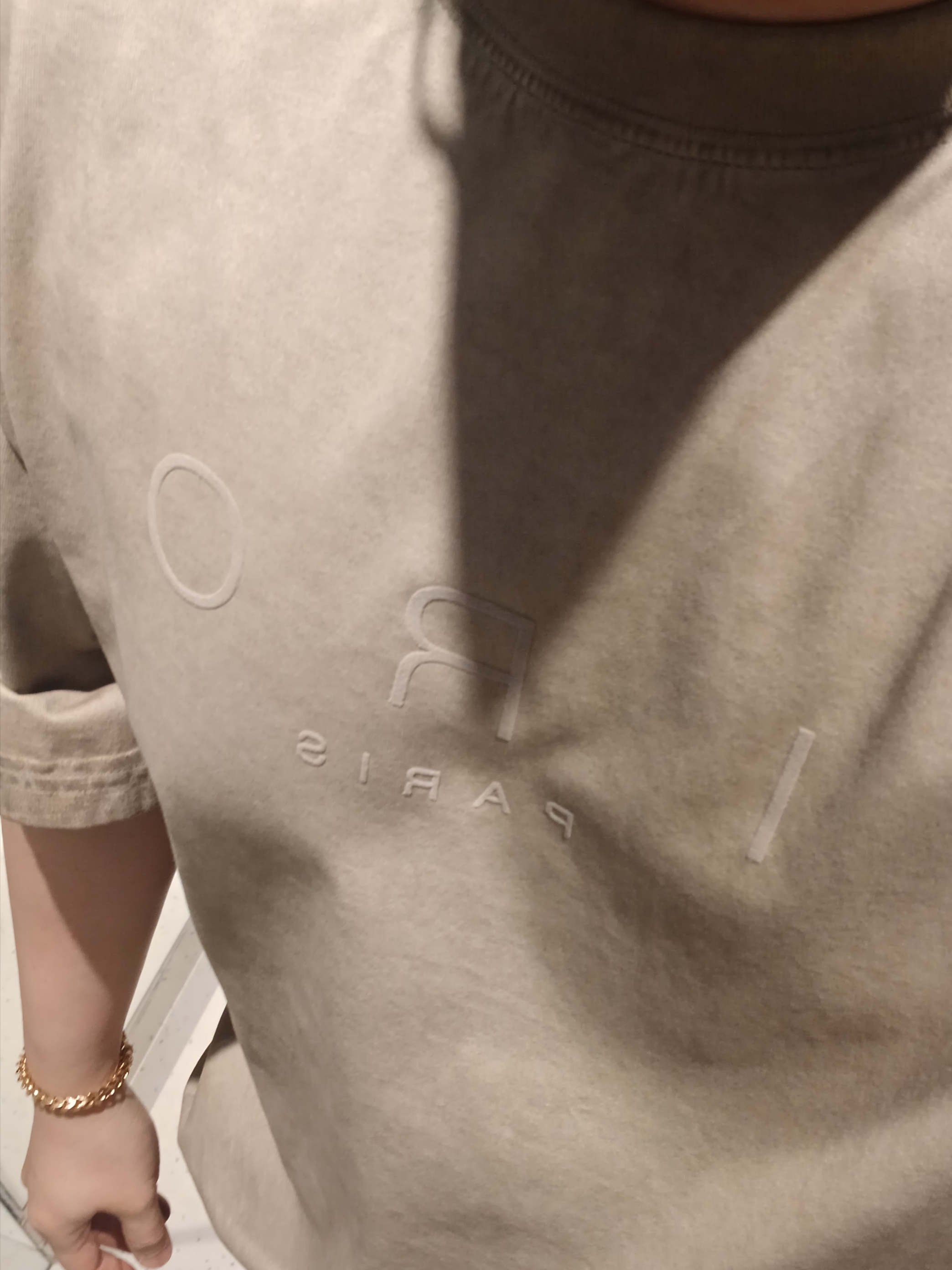 Iro Corin Logo Cotton T-Shirt Khaki, Iro Palmtree Nylon Ball Cap Black 착용 스타일 - 2