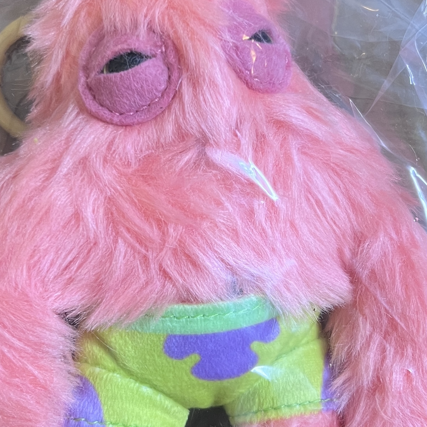Fuggler x SpongeBob Patrick Star Keyring Pink 착용 스타일
