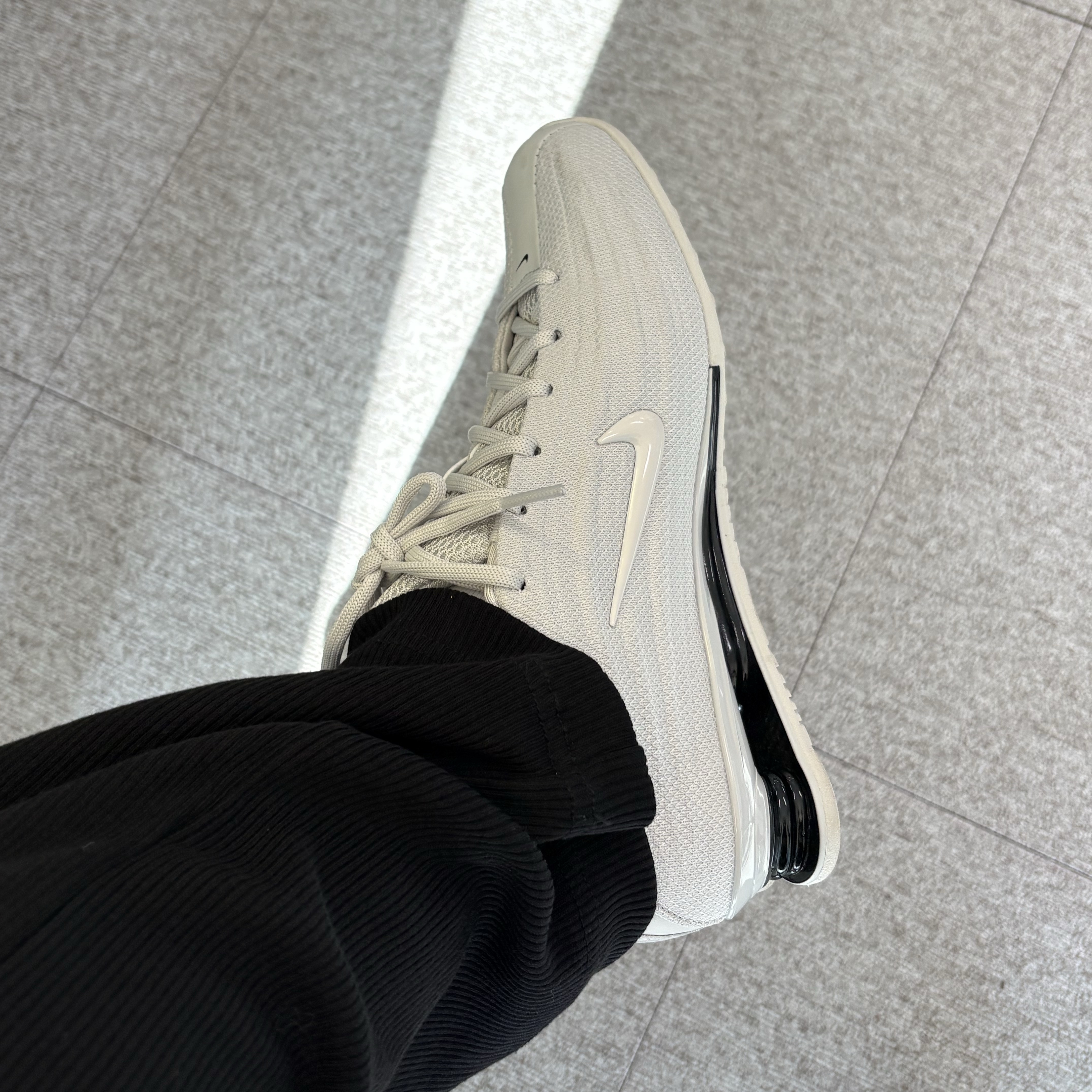 (W) Nike Shox Z Light Bone Black 착용 스타일