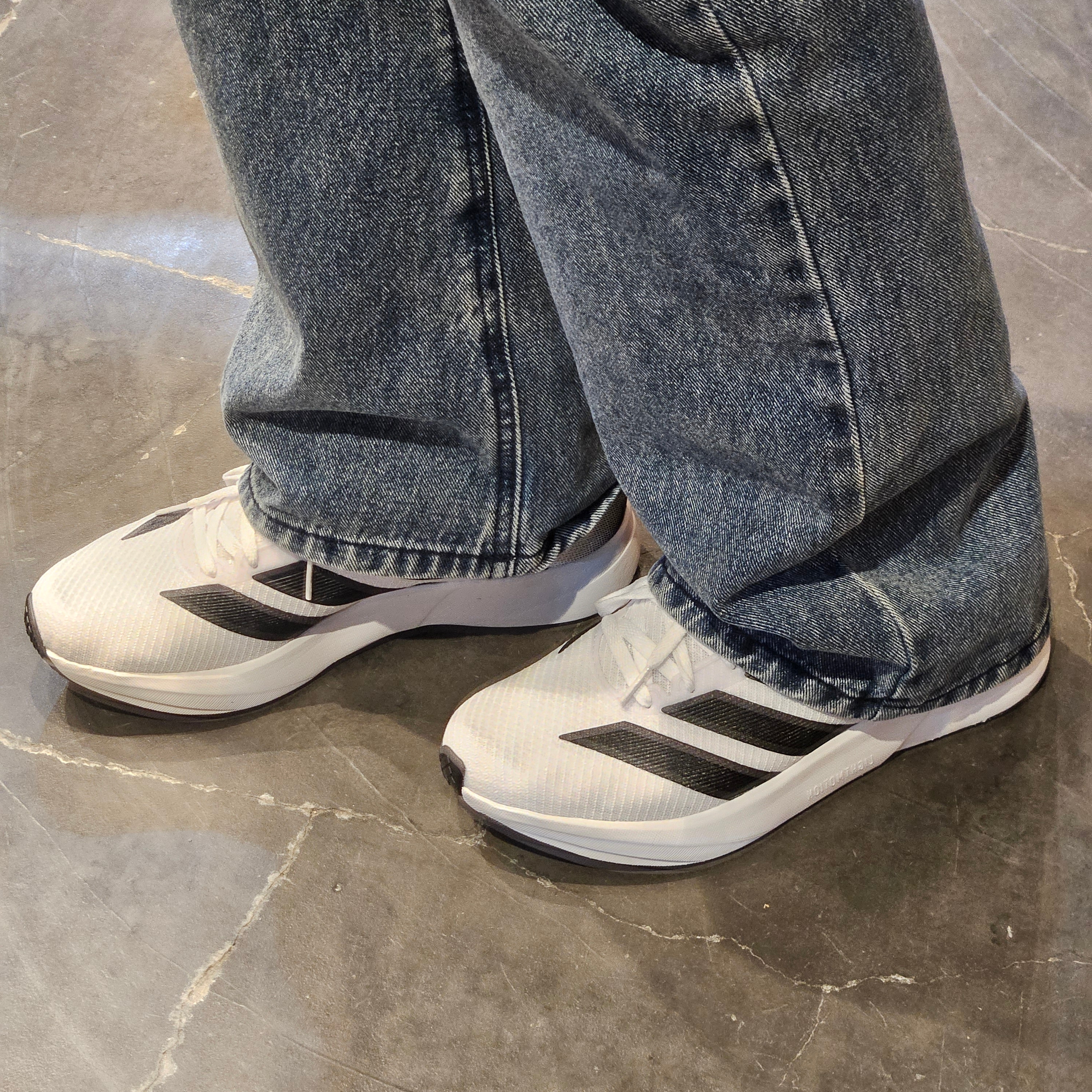 Adidas Duramo RC2 Running Cloud White Core Black 착용 스타일 - 2