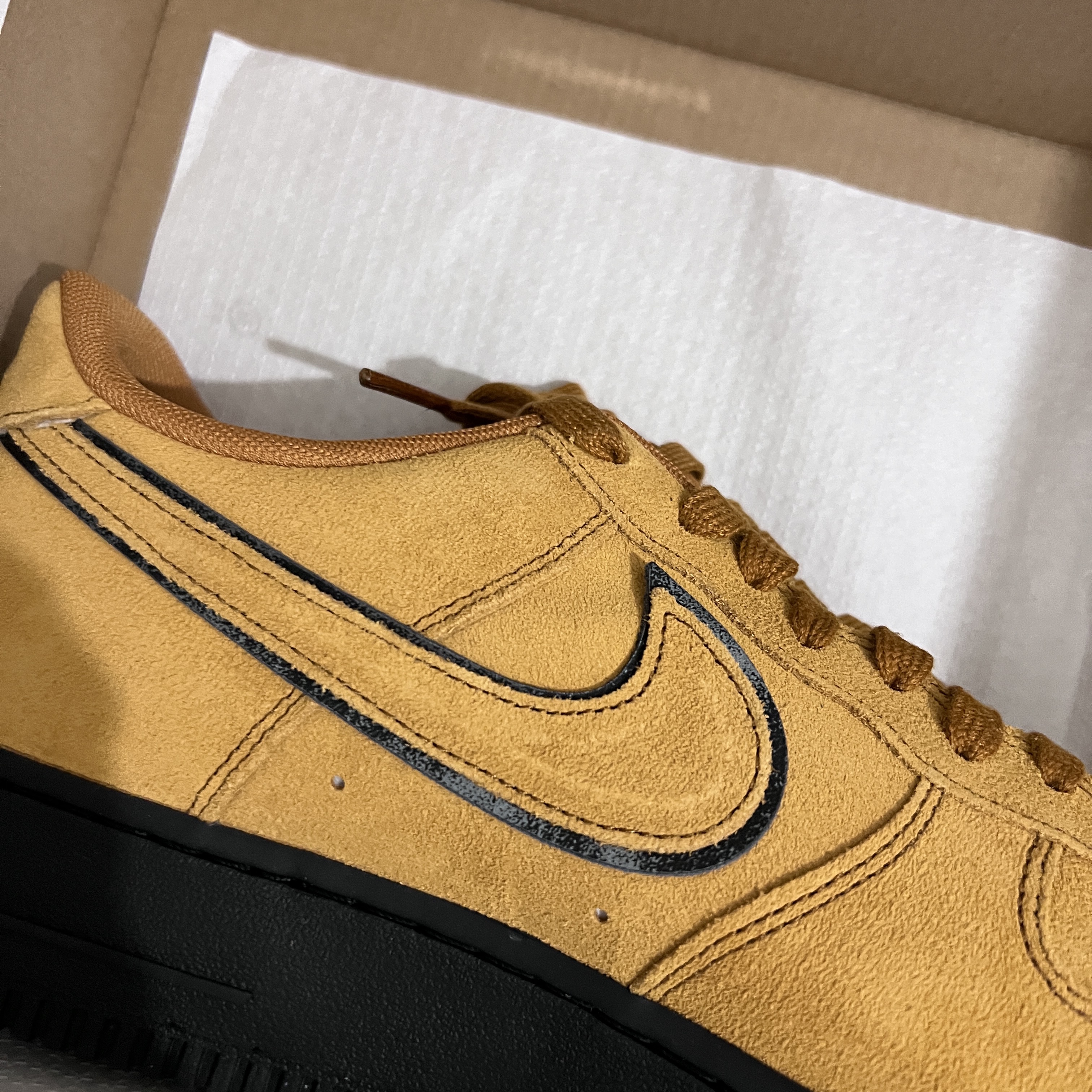 Nike Air Force 1 Low '07 LV8 Desert Ochre Black 착용 스타일