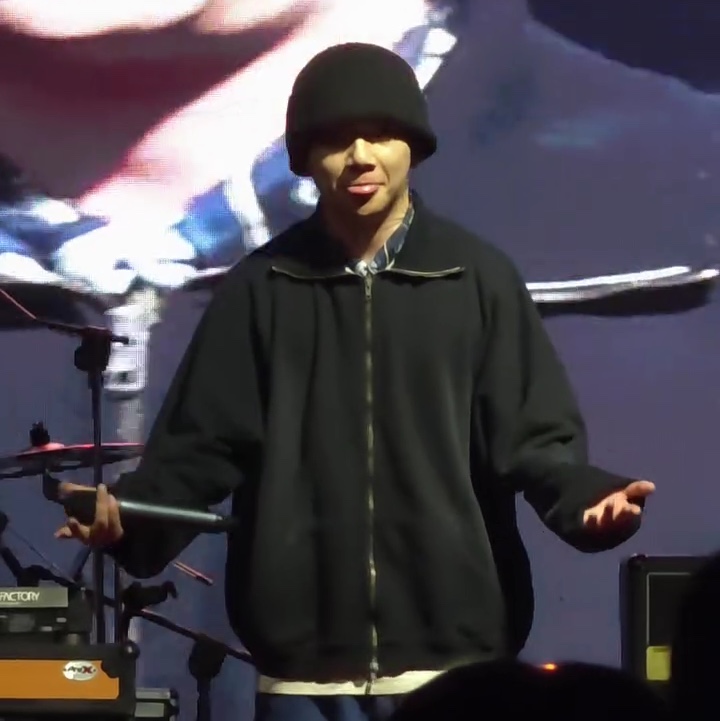 Undermycar Mu.94 Anti Fxxking Logo Play Brush Washed High Neck Zip-up Black, Undermycar Mu.94 Anti Fxxking Logo Play Brush Washed High Neck Zip-up Olive 착용 스타일 - 3