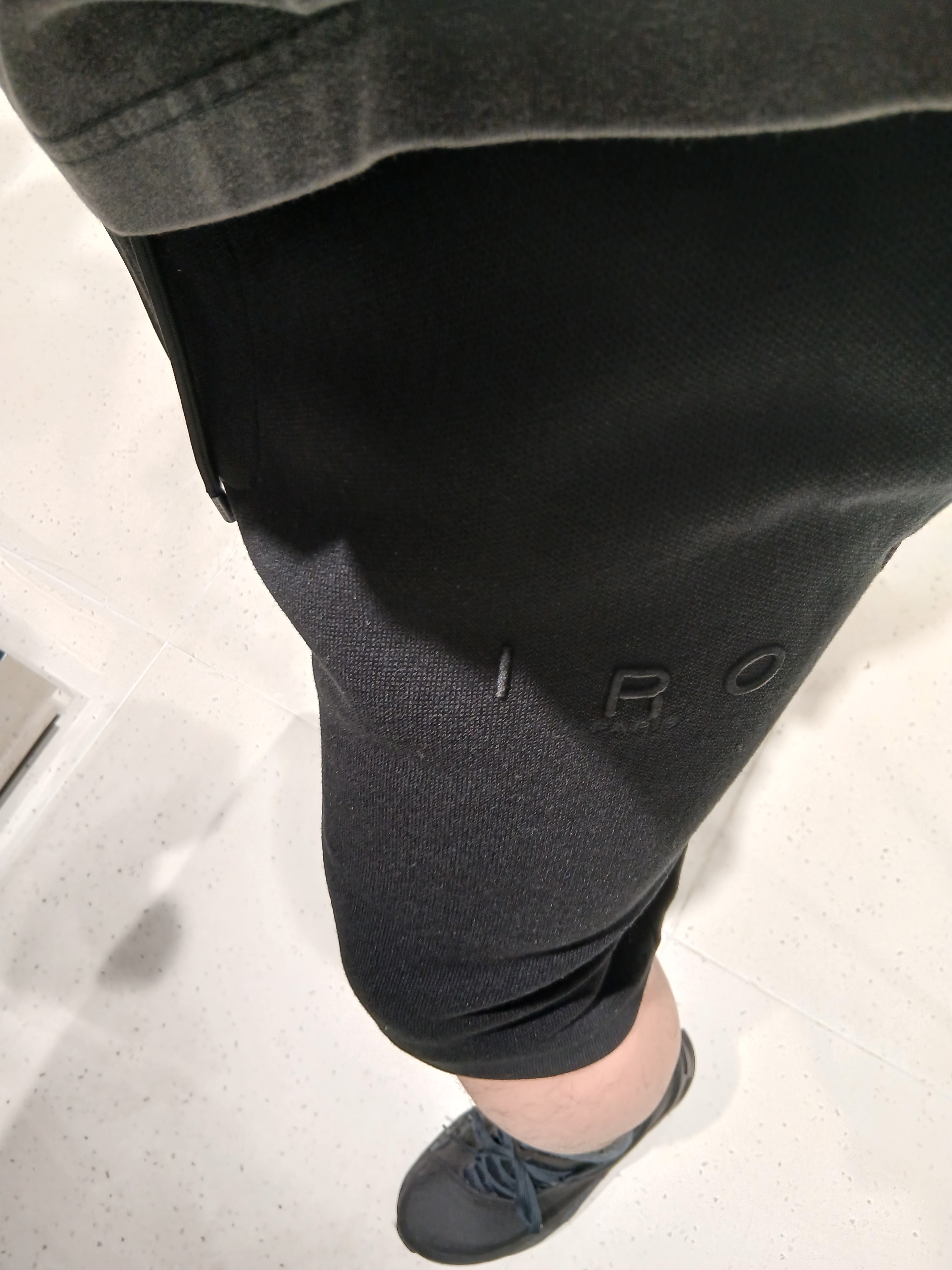 Iro Caris Pigment Washed Logo Long Sleeve T-Shirt Gray, Iro Troyes Iro Logo Denim Ballcap Black 착용 스타일 - 4