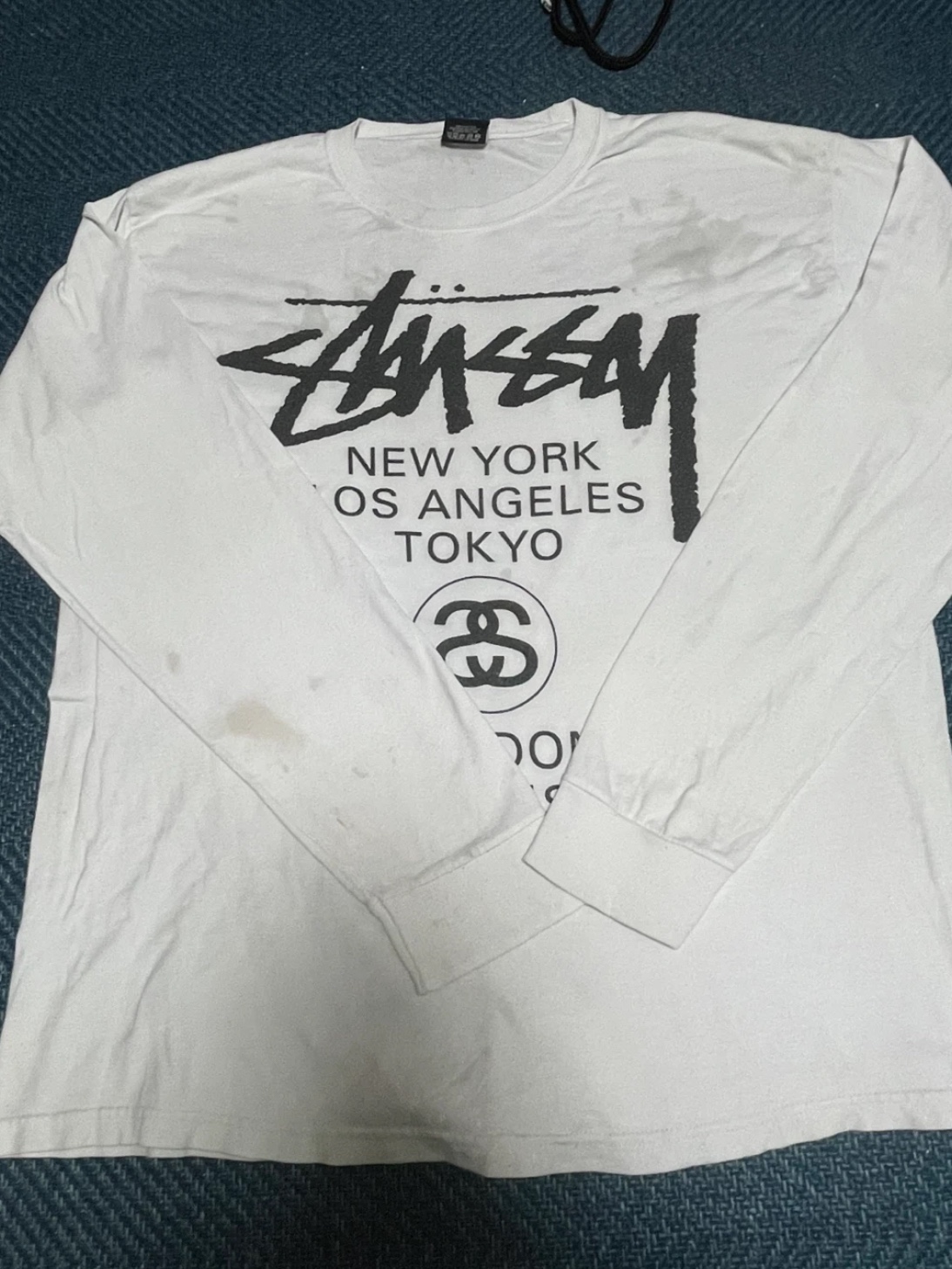 Stussy World Tour LS T-Shirt White 2024 착용 스타일