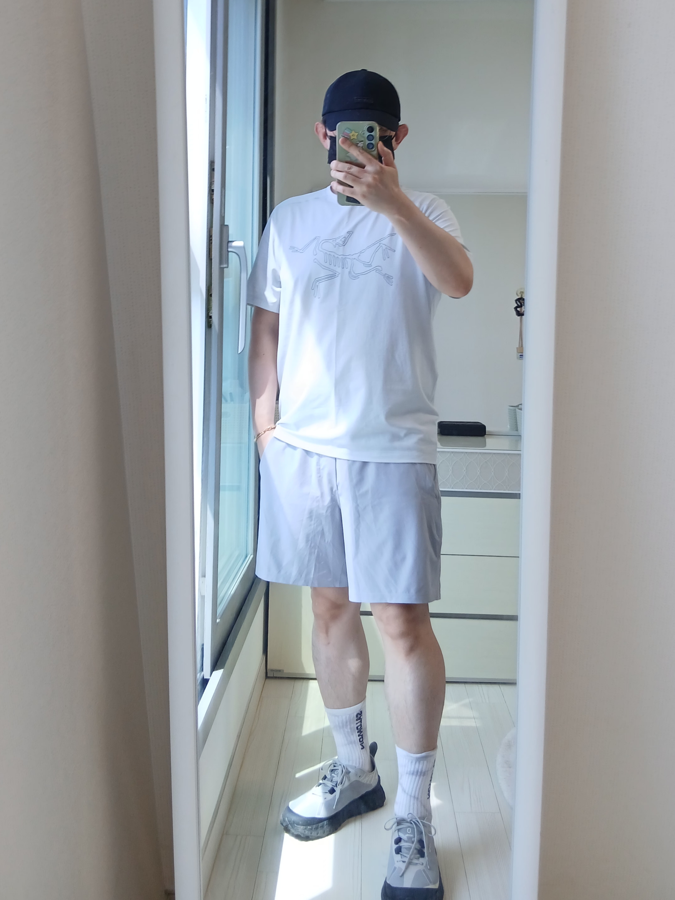 (W) Lululemon Fast and Free Running Hat Black, Arc'teryx Cormac Logo SS T-Shirt Atmos Heather 착용 스타일 - 2