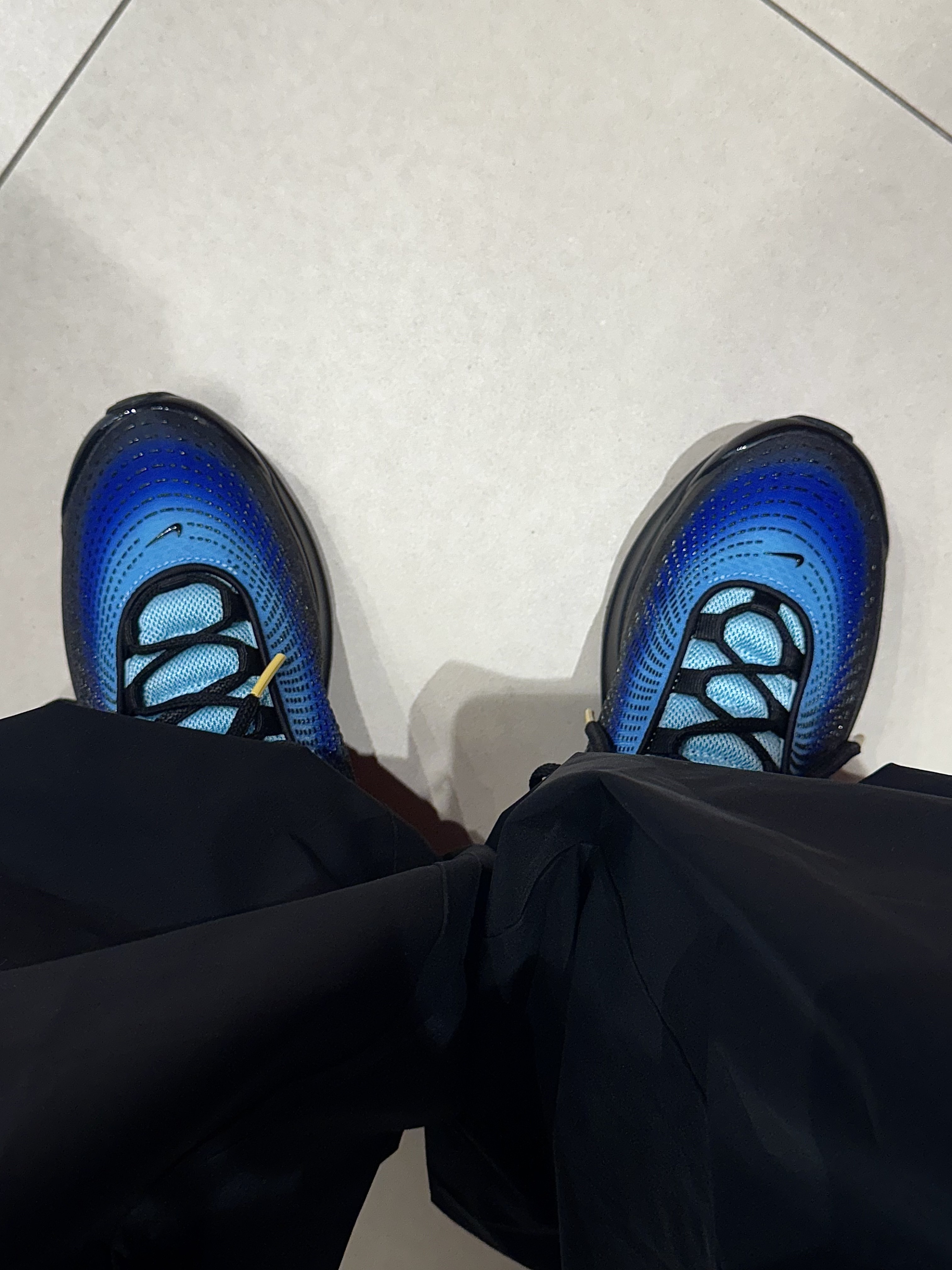 Porter Calm Coin Case Black, Nike Air Max Dn SE Sky Blue Chamois Hyper Blue 착용 스타일 - 2