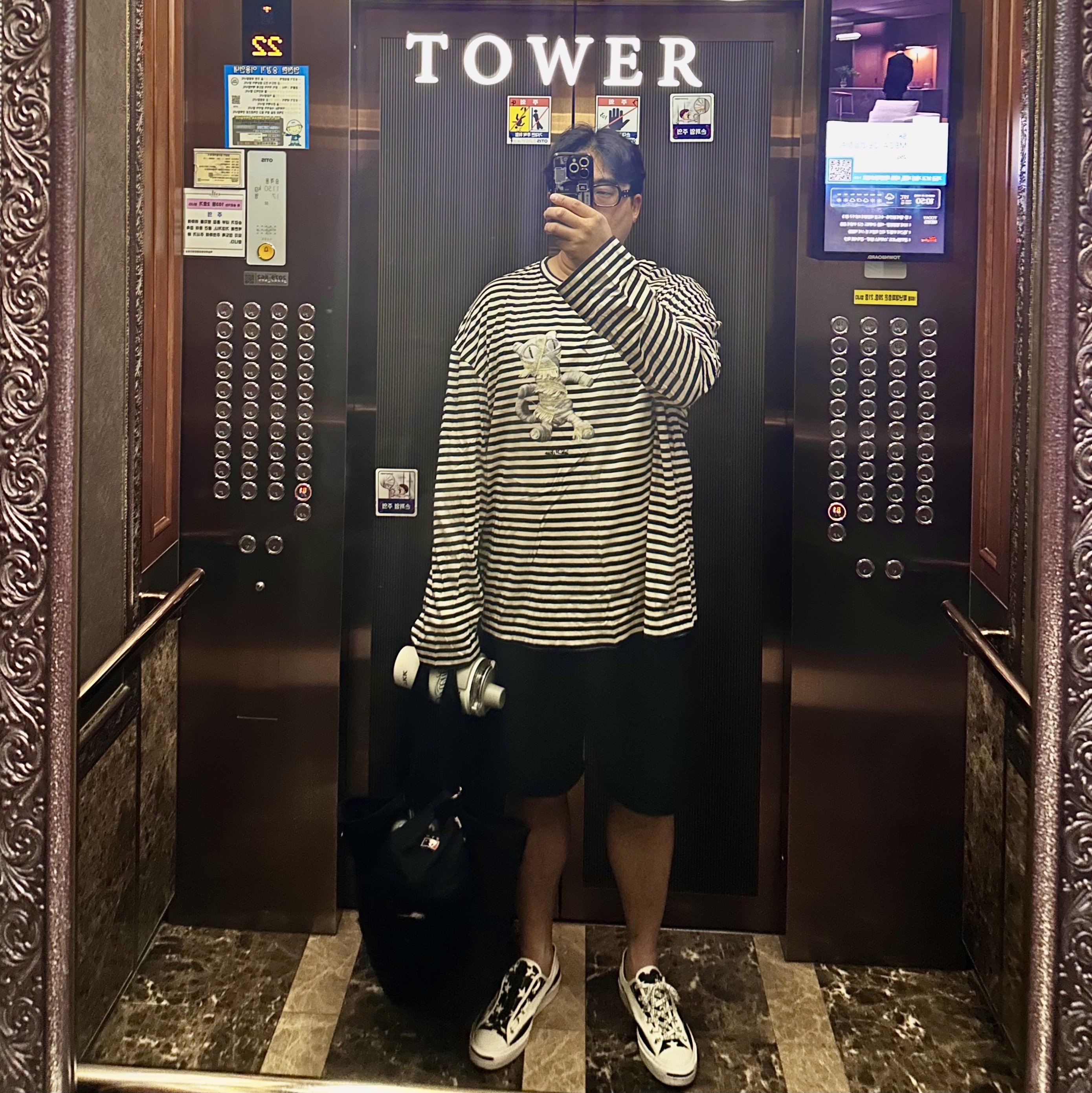 MLB Q-Fit Unstructured Ball Cap New York Yankees Black, Stussy Canvas Market Tote Black 착용 스타일 - 1