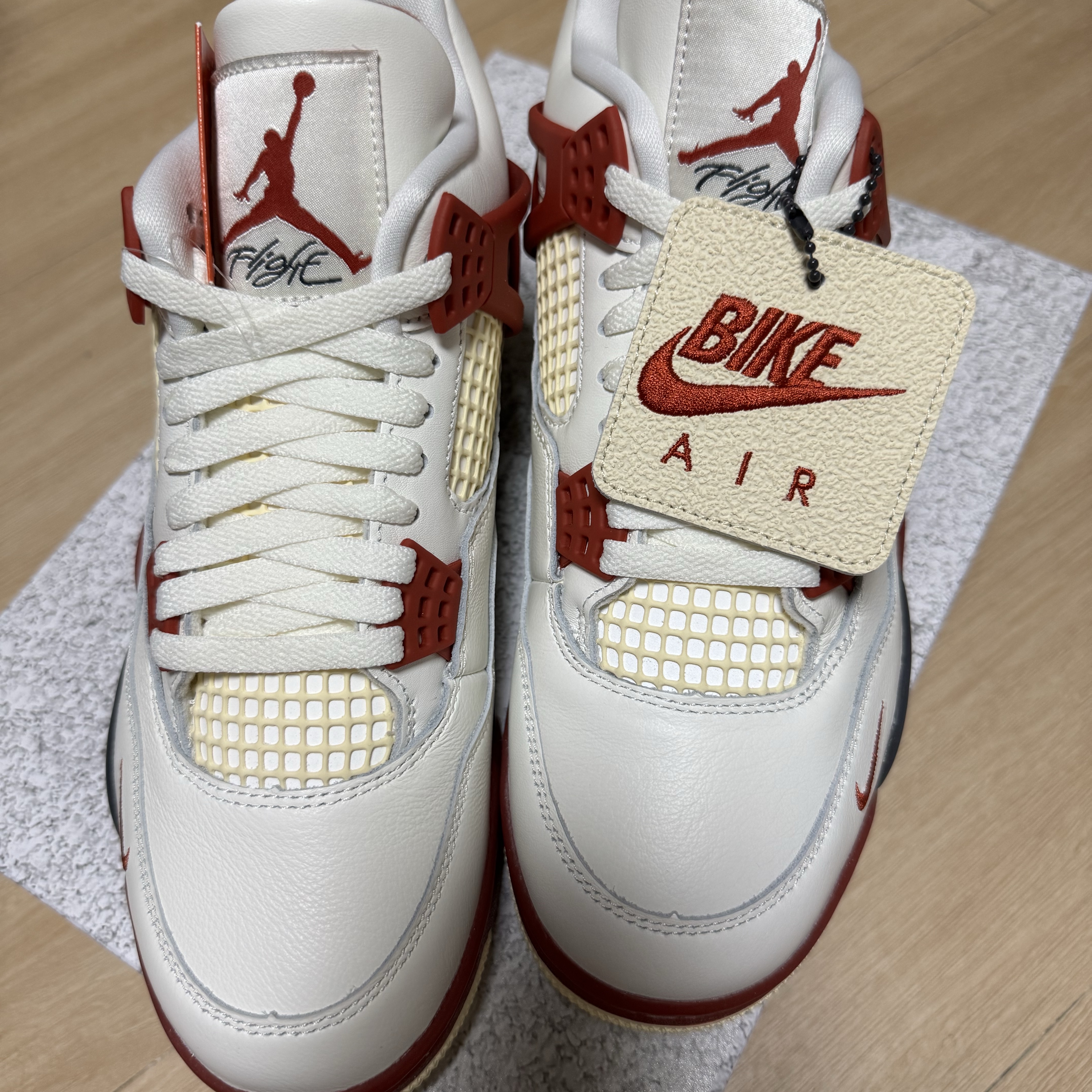 Jordan 4 x Nigel Sylvester Retro OG Brick After Brick 착용 스타일 - 2