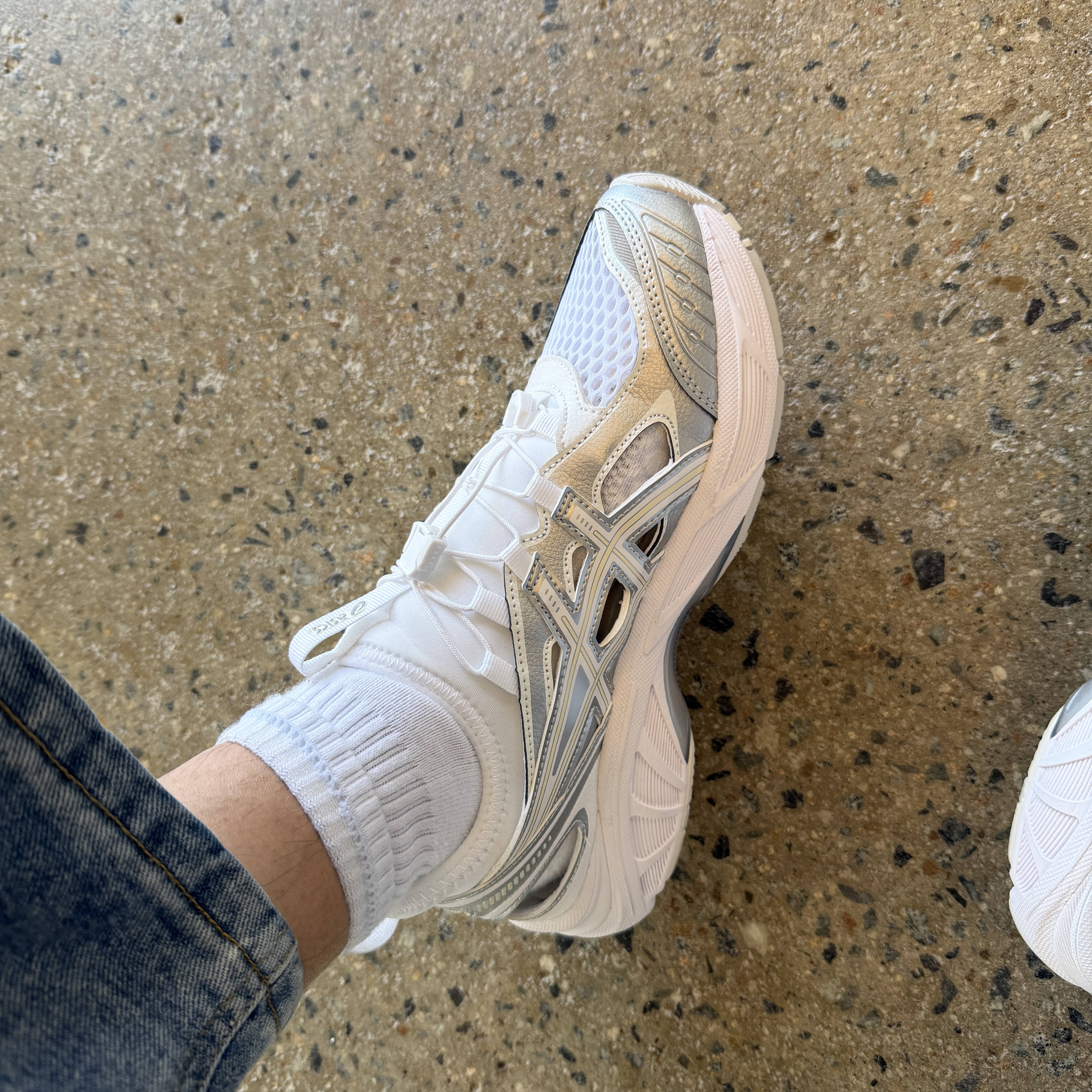 Asics GT-2160 Breeze White Pure Silver 착용 스타일 - 2