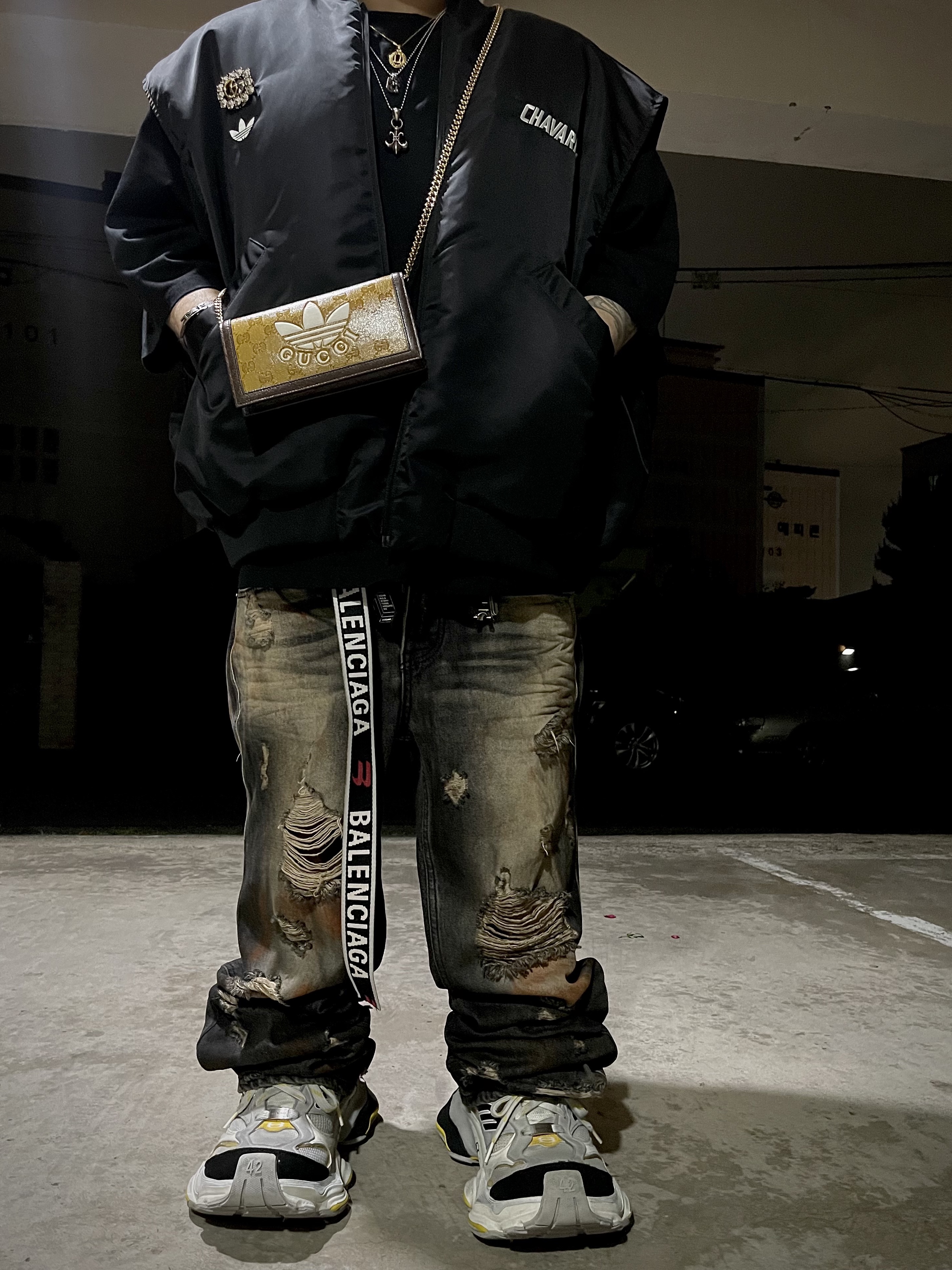 Adidas x Willy Chavarria Padded Vest Black - KR Sizing, G-DRAGON Ubermensch Necklace Cubic Zirconia Ver Copper 착용 스타일 - 2