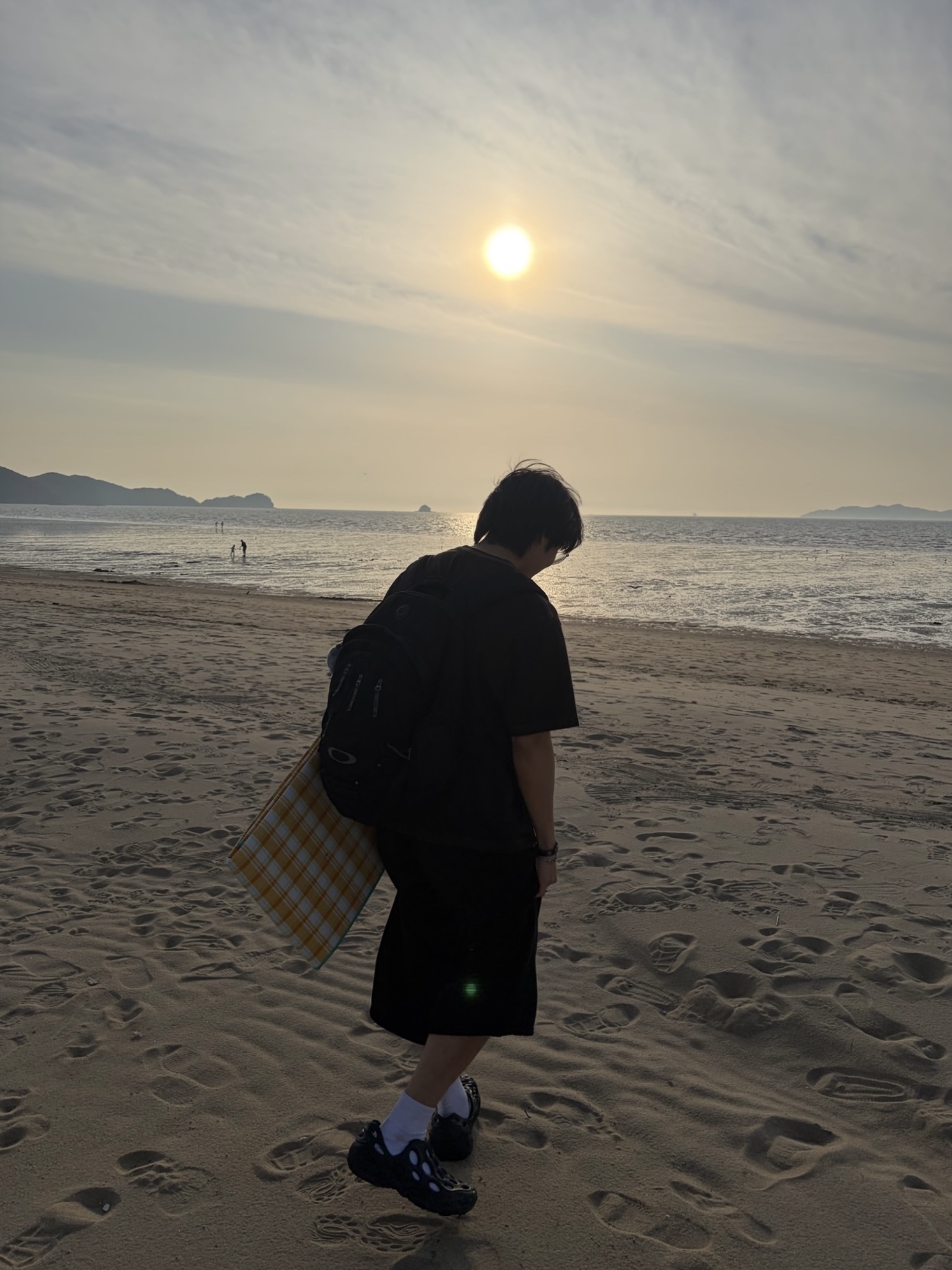 Hatchingroom VTG Bone T-shirt 1/2 Washed Black, Polyteru 1011 Fatigue Sweatpants 1.2v Bleached Black 착용 스타일
