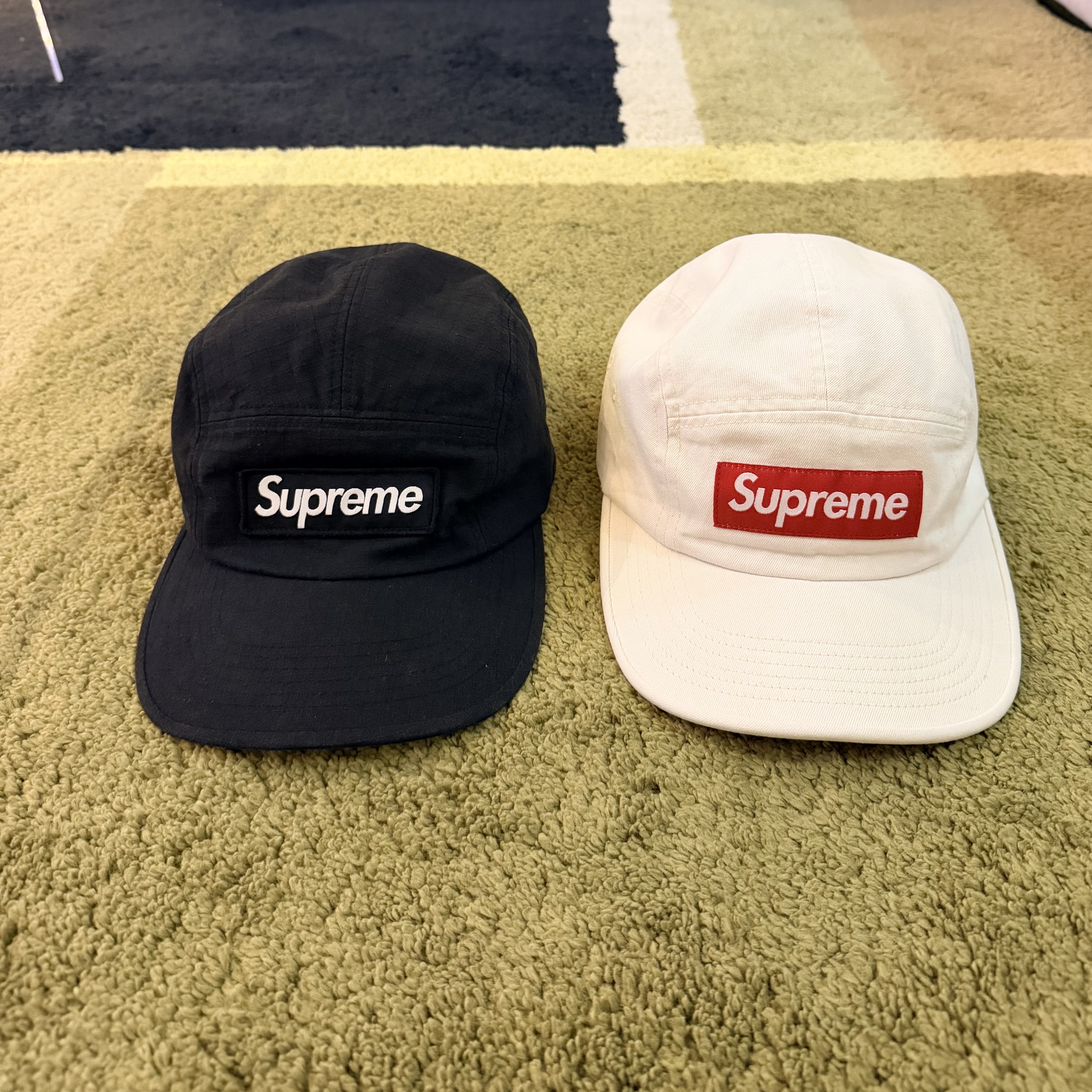 Supreme Denim Camp Cap Natural - 23SS, Supreme Military Camp Cap Black - 20FW 착용 스타일
