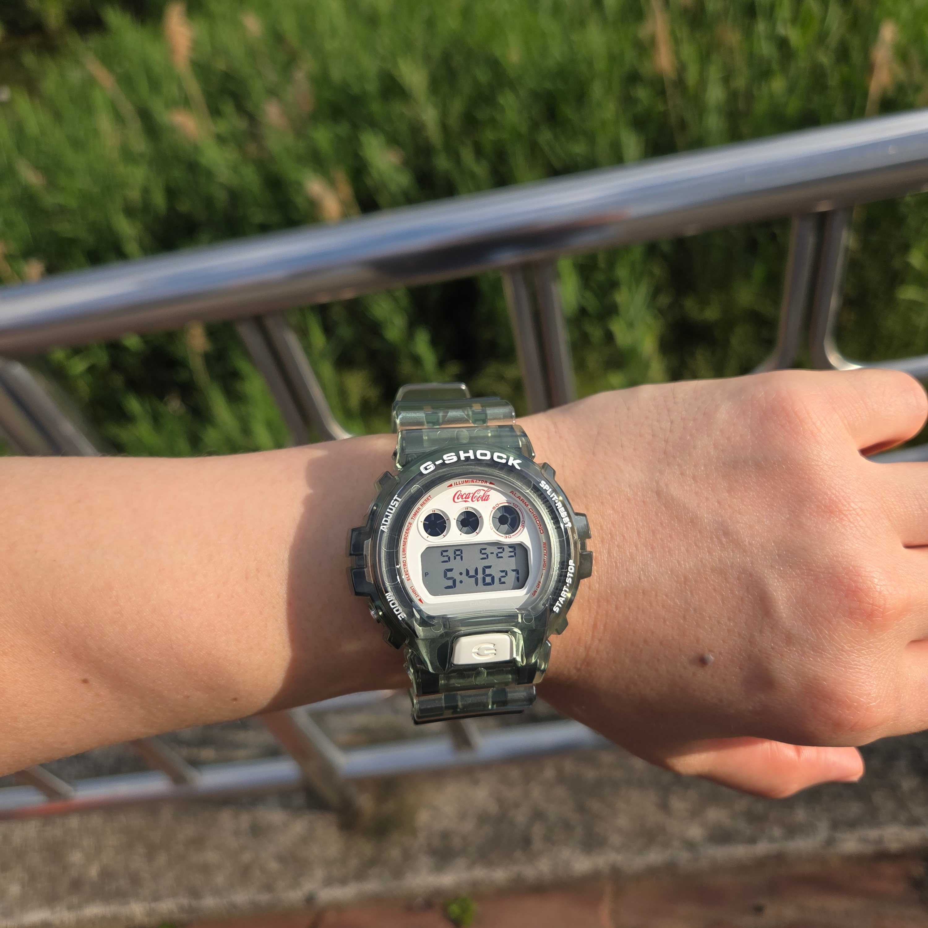 Casio G-Shock x Coca Cola DW-6900CC23-3 착용 스타일