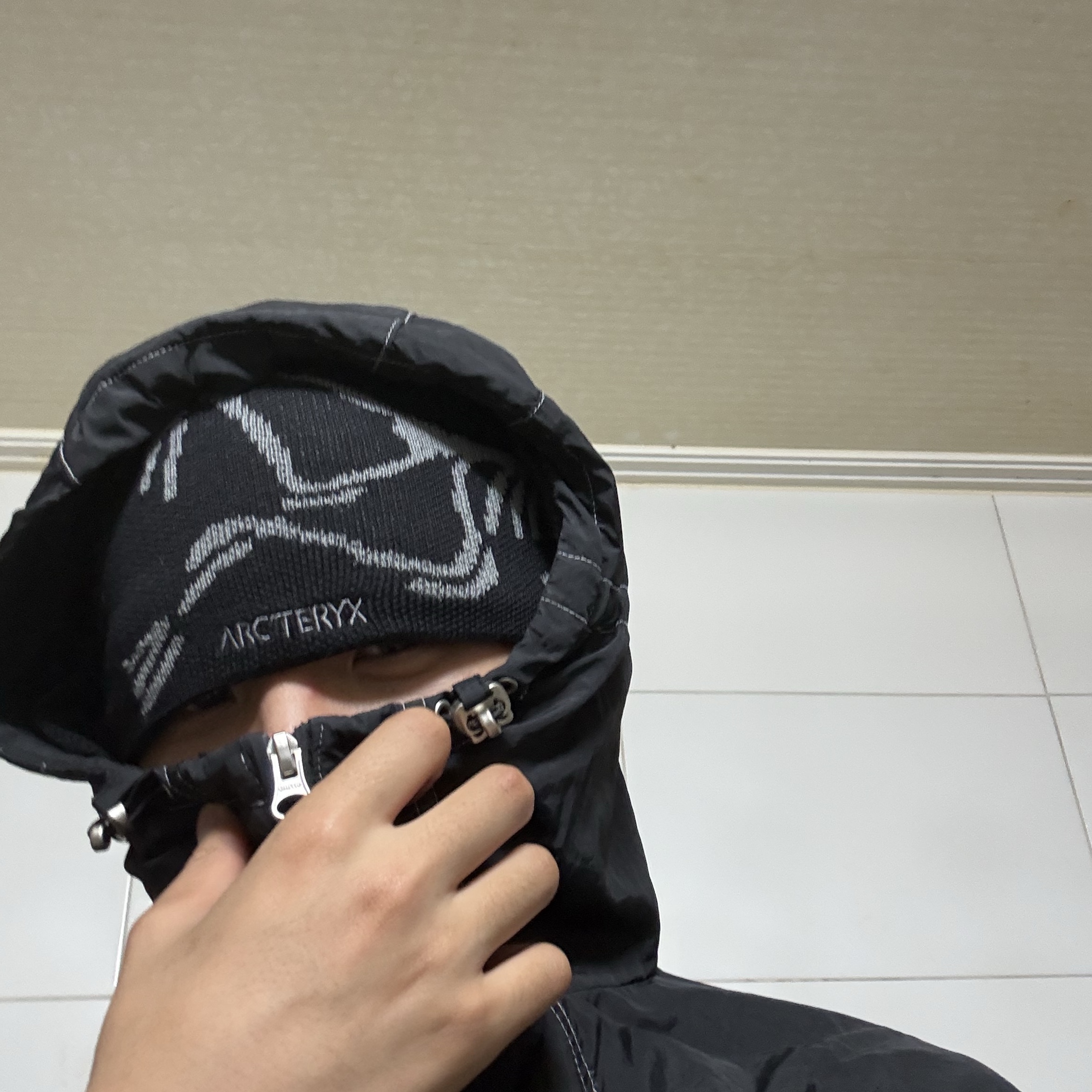 Arc'teryx Bird Head Toque Black Void 착용 스타일