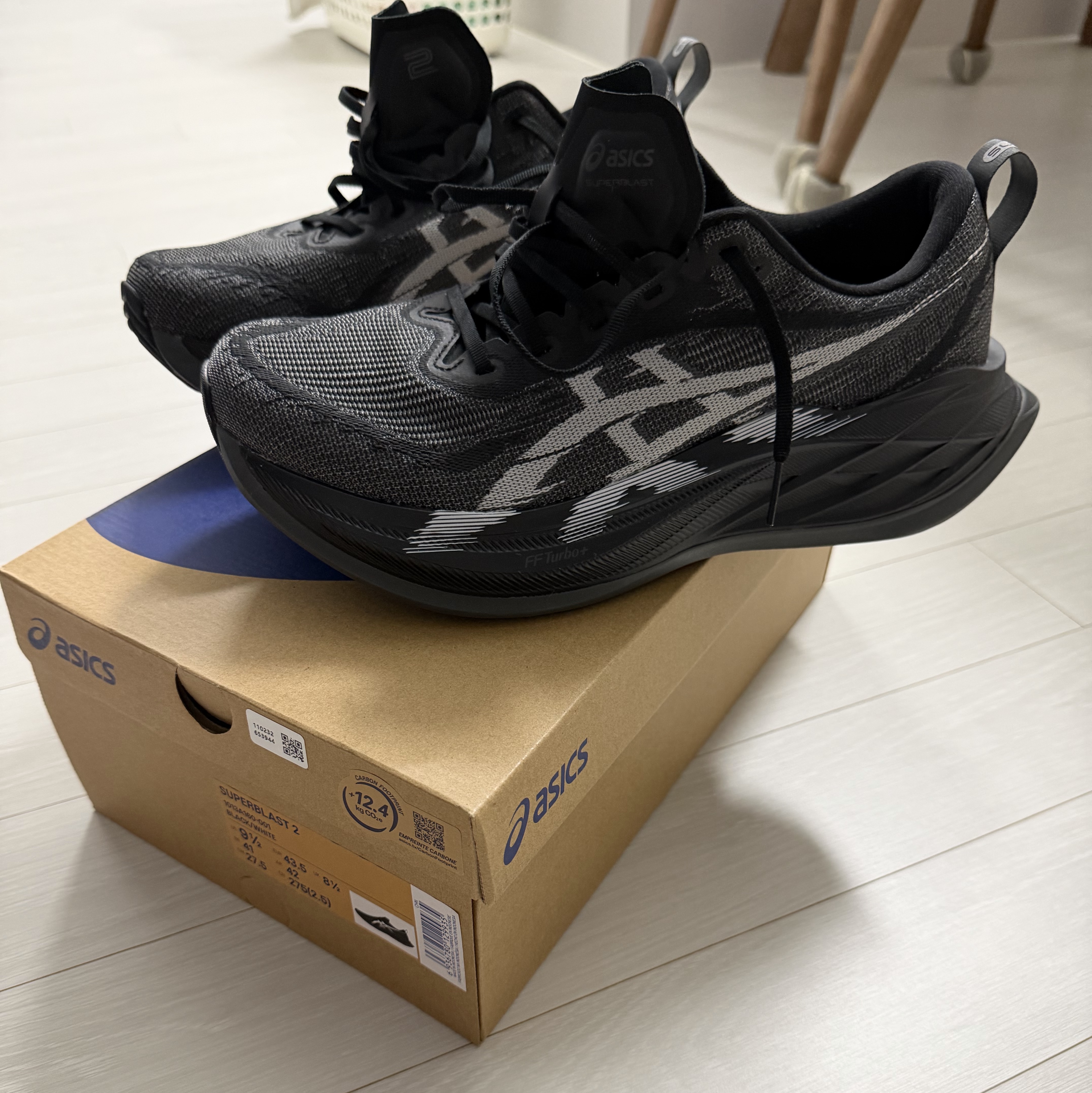 Asics Superblast 2 Black White 착용 스타일