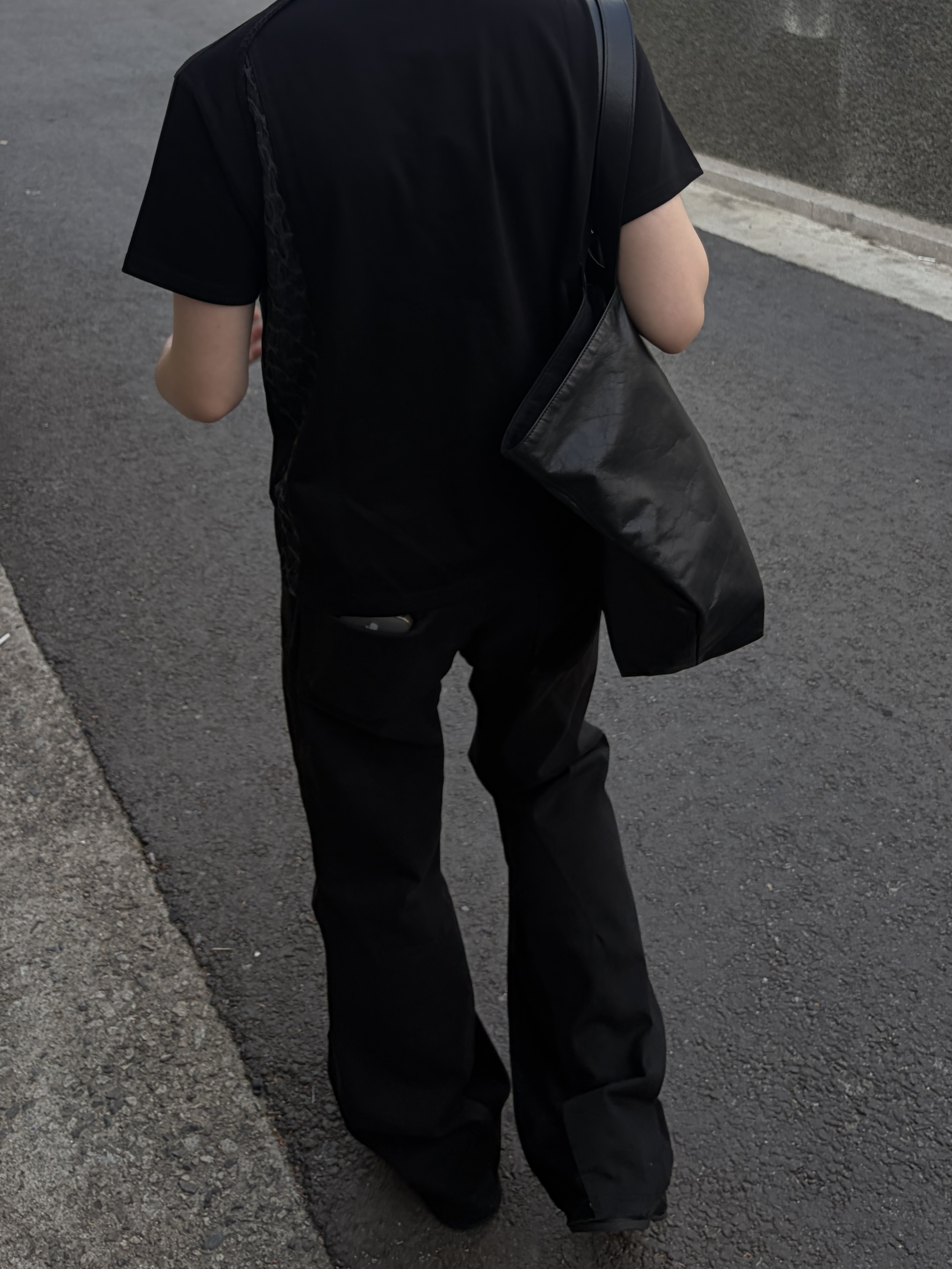 Xlim Ep.7/Sequence 01 T-Shirt Black, Xlim Ep.8 05 Trousers Black 착용 스타일 - 2