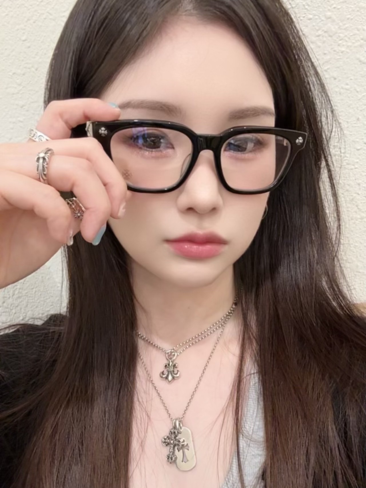 Chrome Hearts Cox Ucker Black, Chrome Hearts Baby Classic Floral Cross Ring Silver 착용 스타일