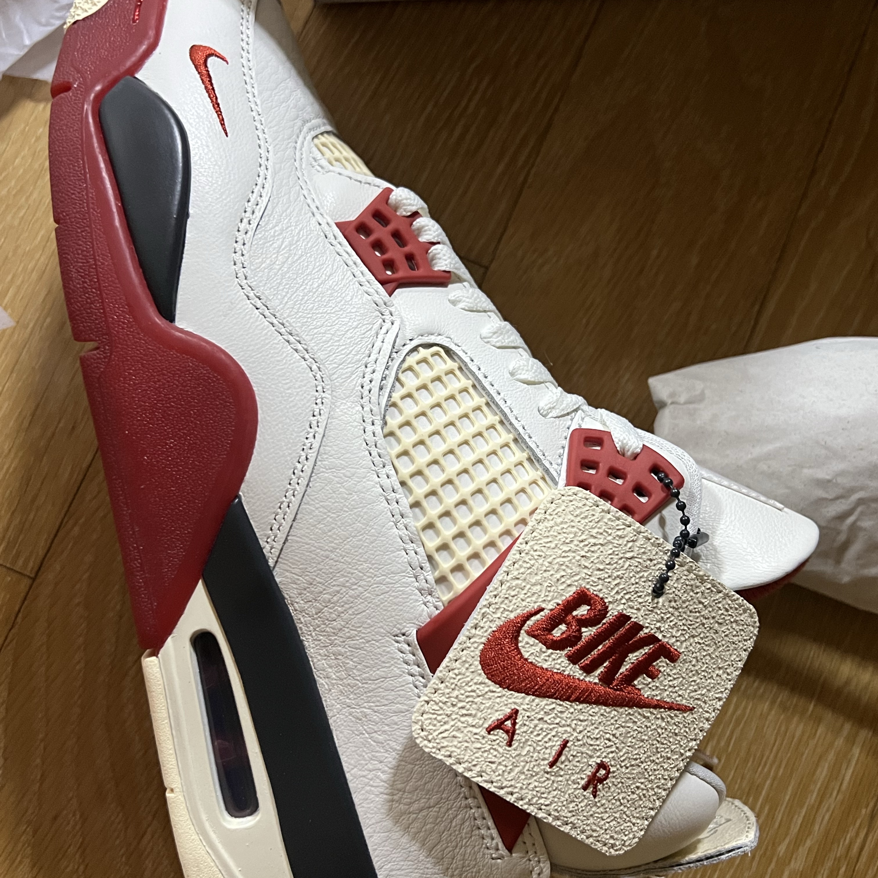 Jordan 4 x Nigel Sylvester Retro OG Brick After Brick 착용 스타일 - 2