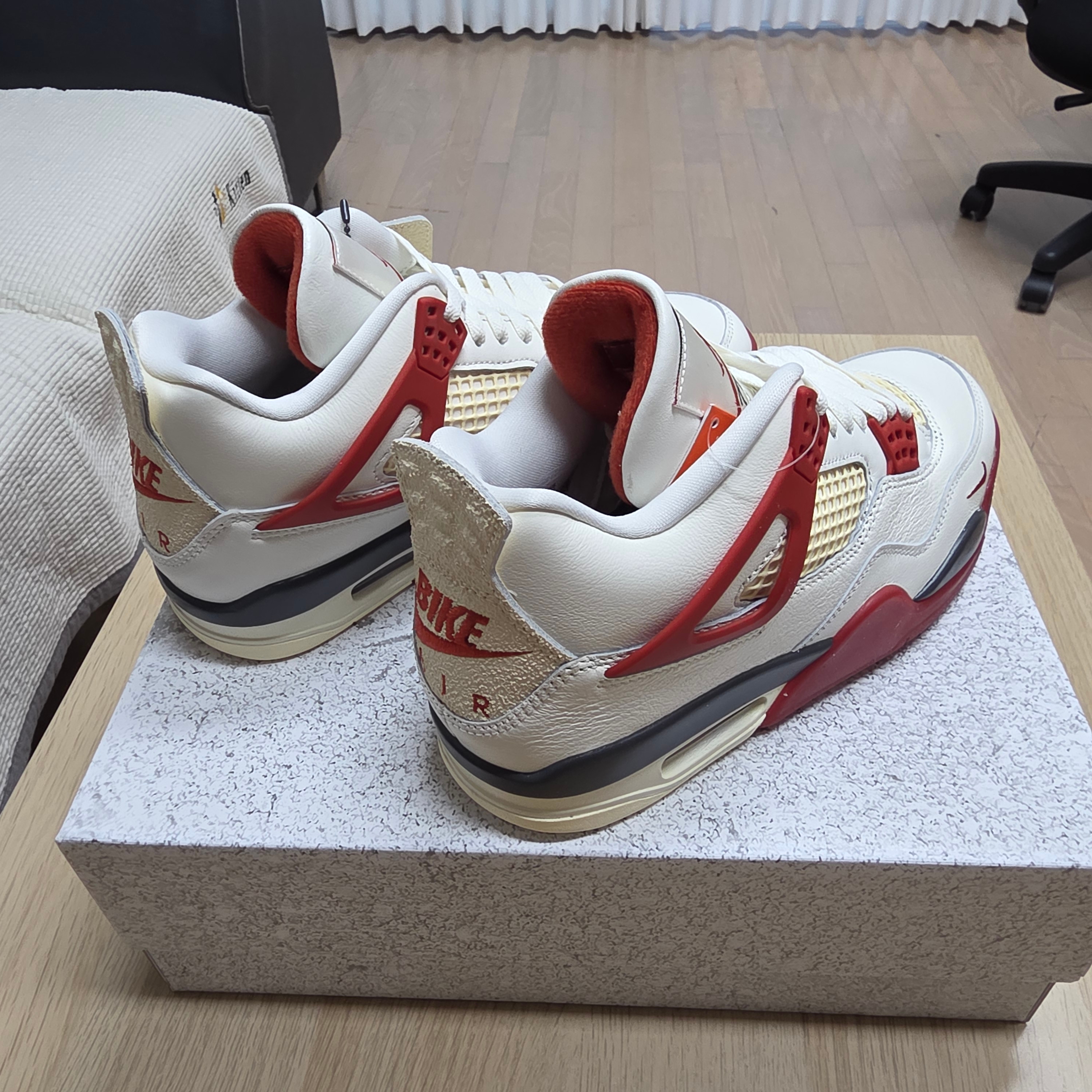 Jordan 4 x Nigel Sylvester Retro OG Brick After Brick 착용 스타일 - 7