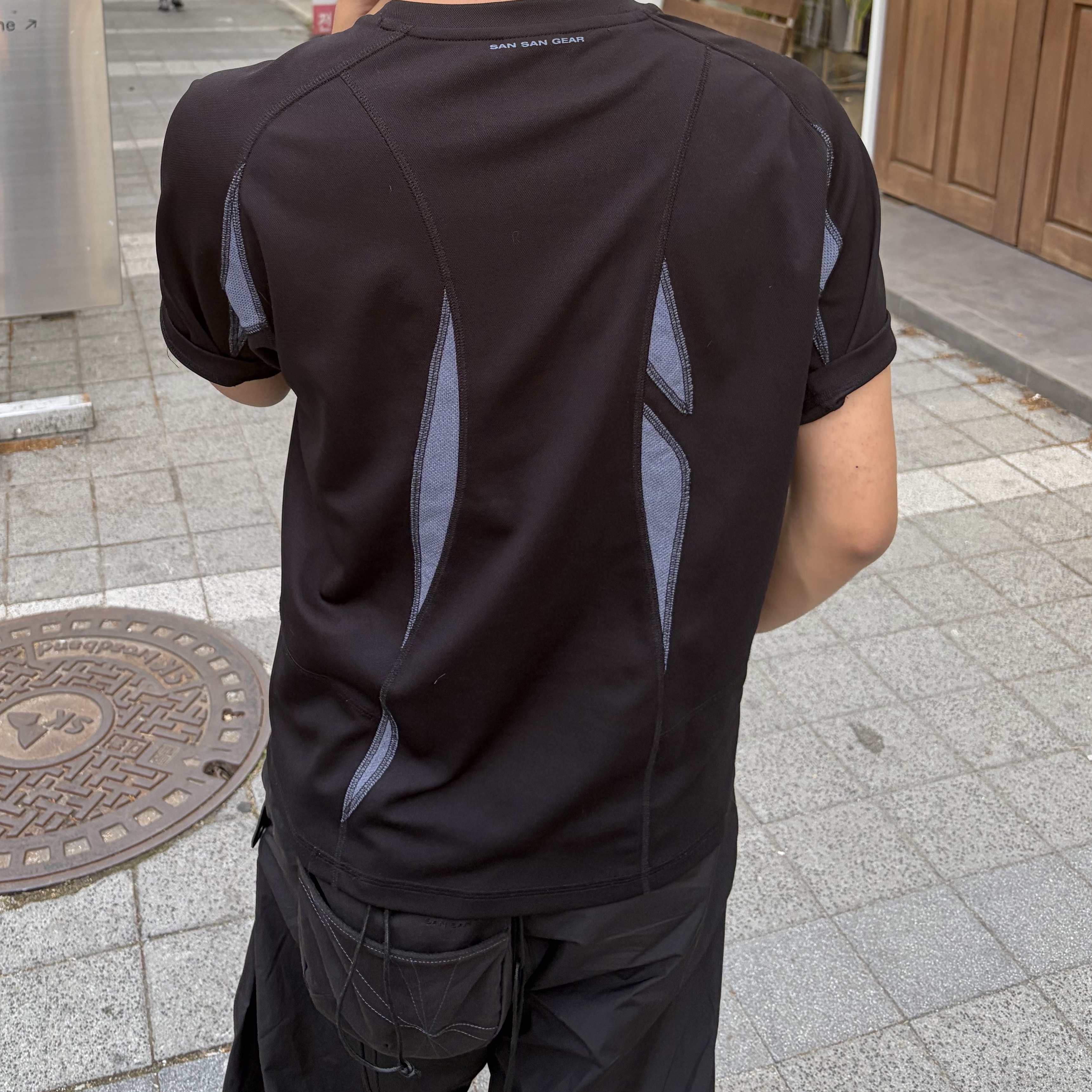 Sansan Gear Flowing Panel T-Shirt Black - 25SS, Sansan Gear Flowing Panel T-Shirt Black 착용 스타일