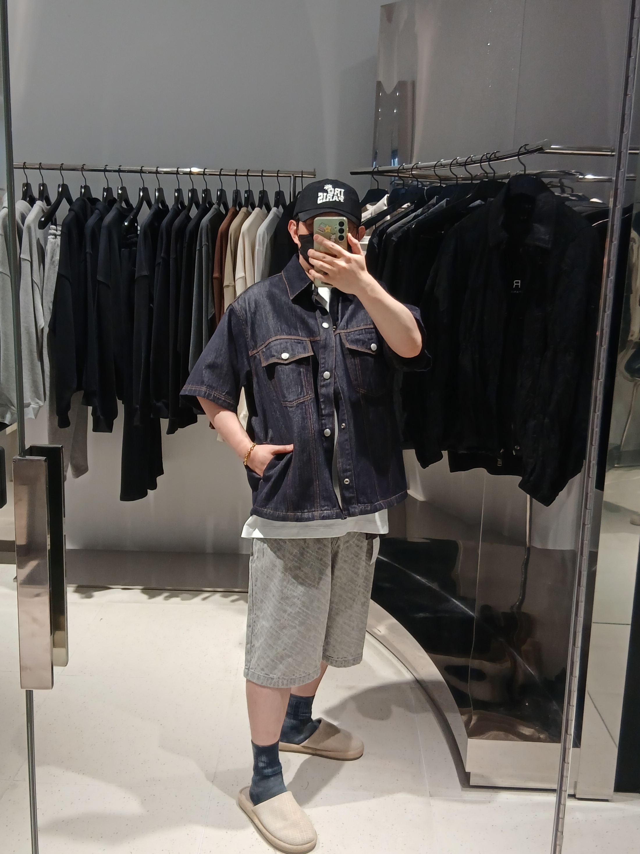 Iro Caliopal Two-Pintuck Light Denim Short Pants Gray, Iro Palmtree Nylon Ball Cap Navy 착용 스타일 - 6