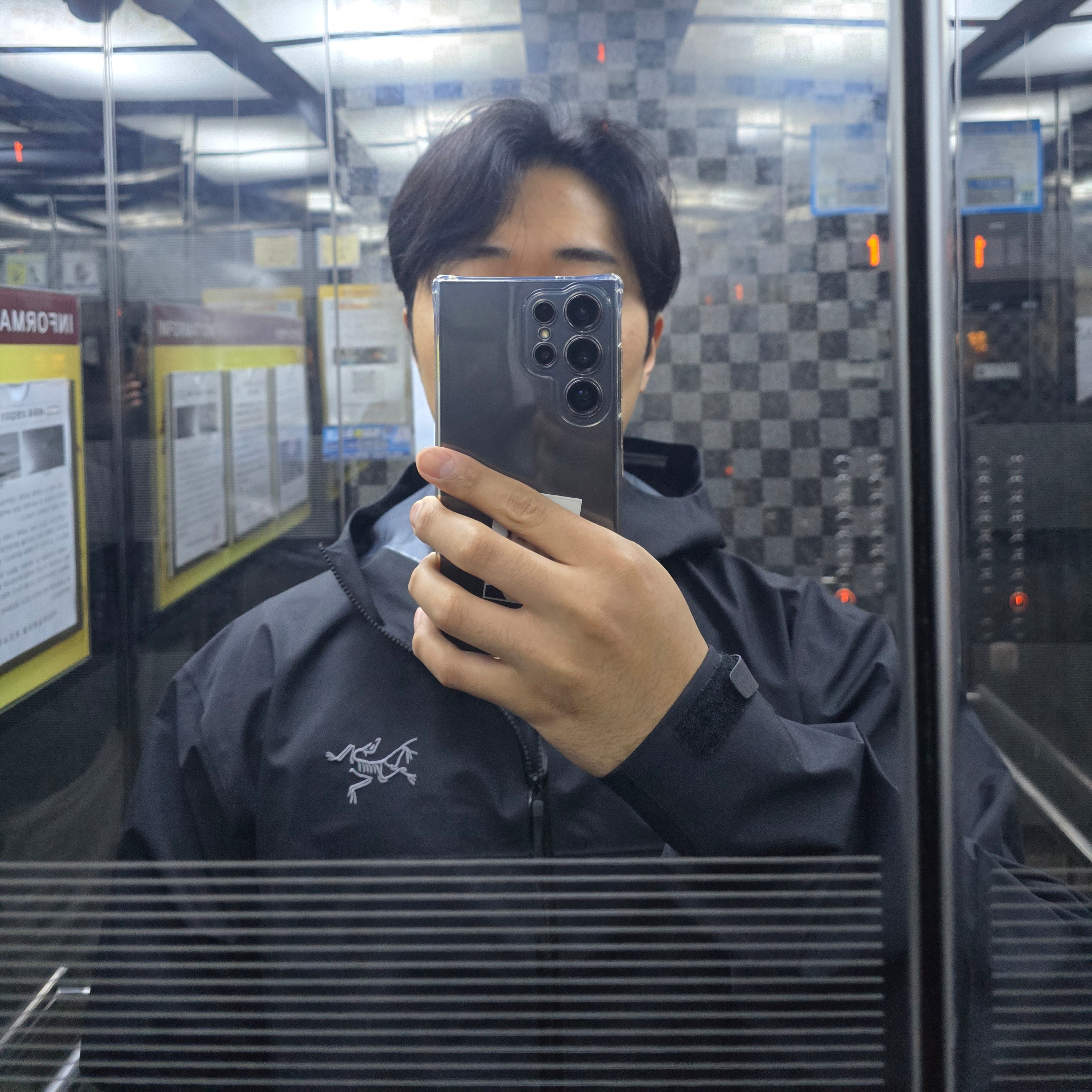 Arc'teryx Beta Jacket Black 착용 스타일