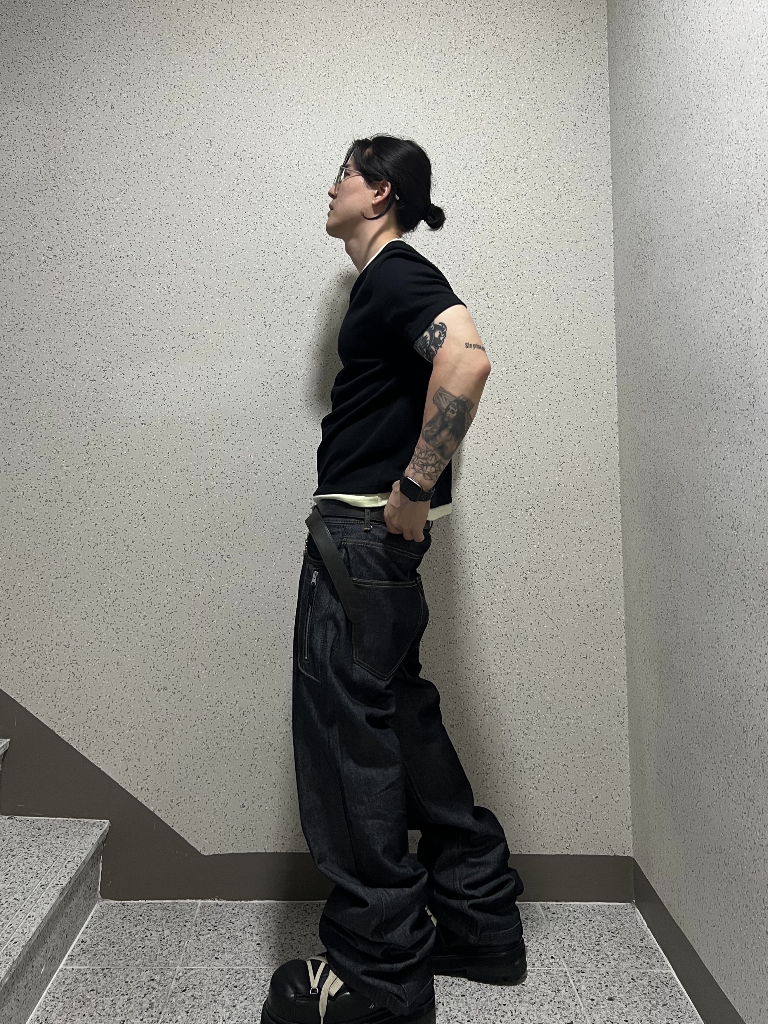 MJD Low-Rise Dual Zip Denim Indigo, Undermycar MU.128 Original Logo Cracked Leather Belt Silver / Black 착용 스타일 - 2