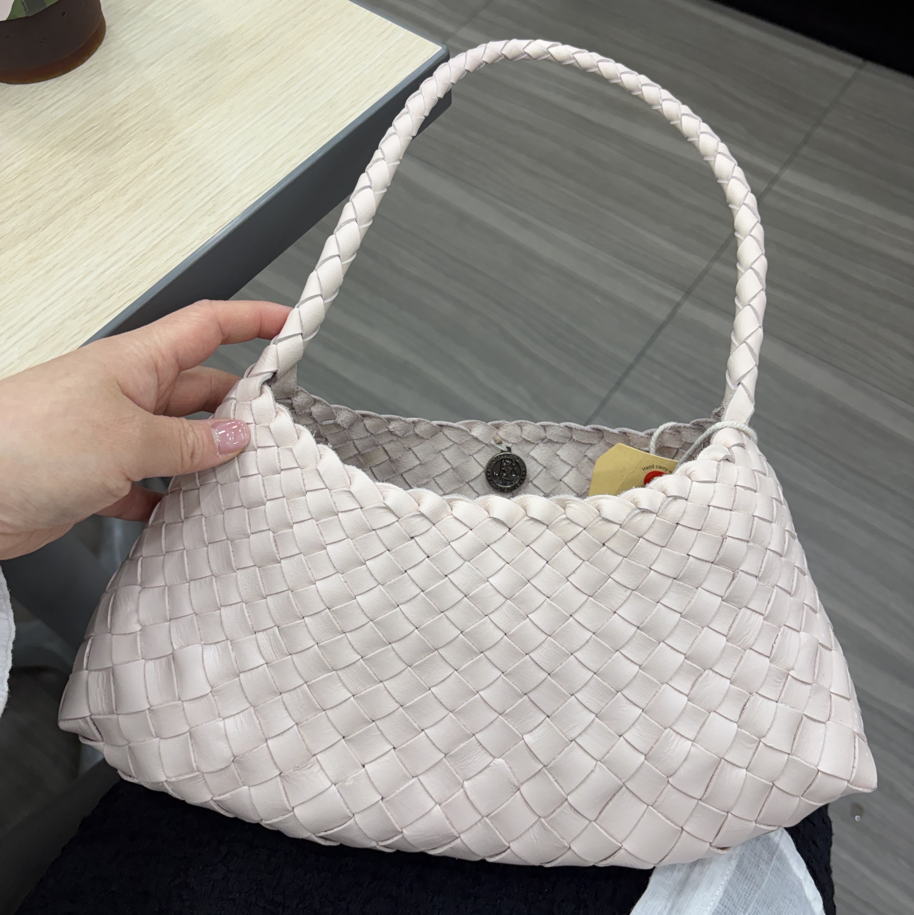 Dragon Diffusion Rosanna Sand 착용 스타일