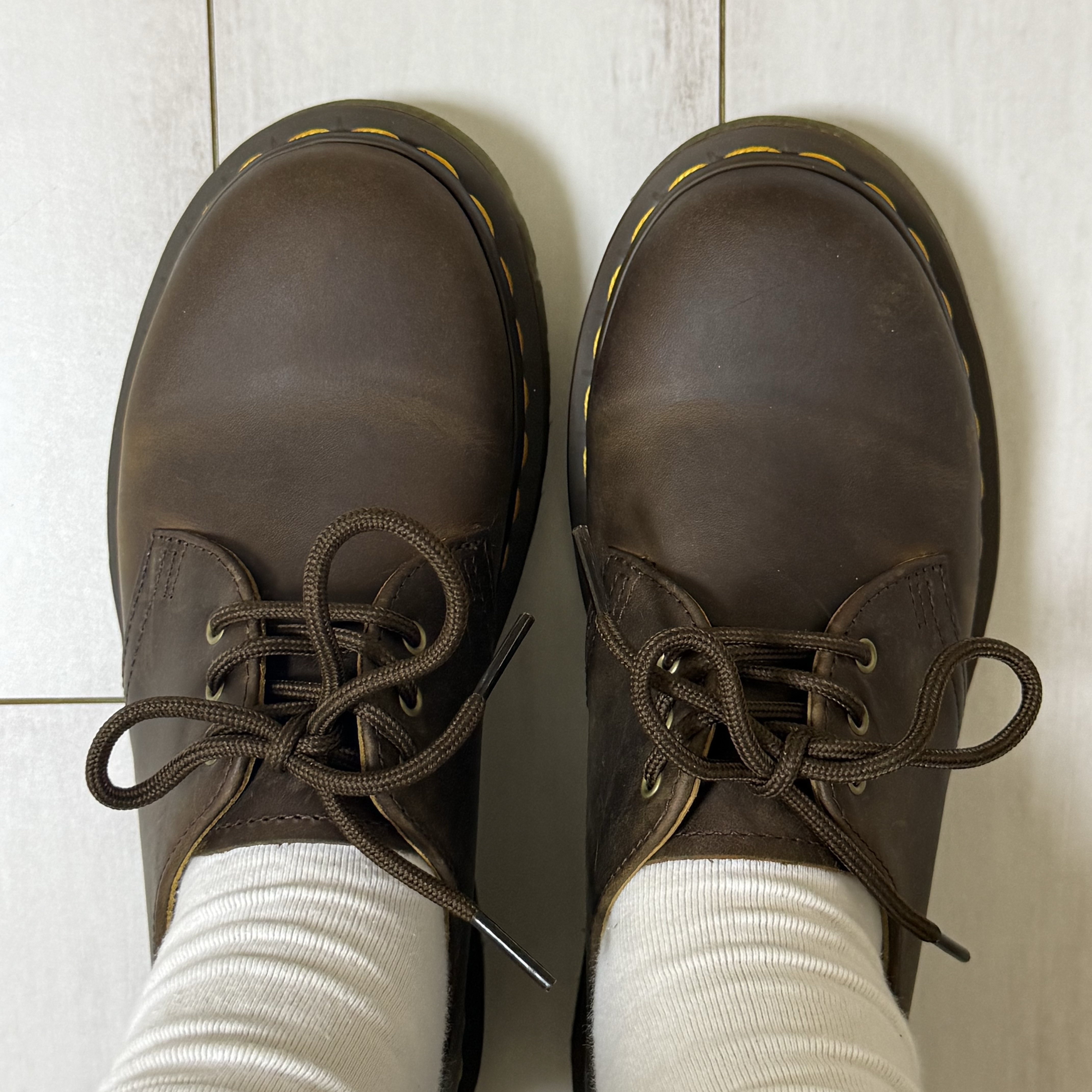 Dr. Martens 1461 Crazy Horse Dark Brown 착용 스타일