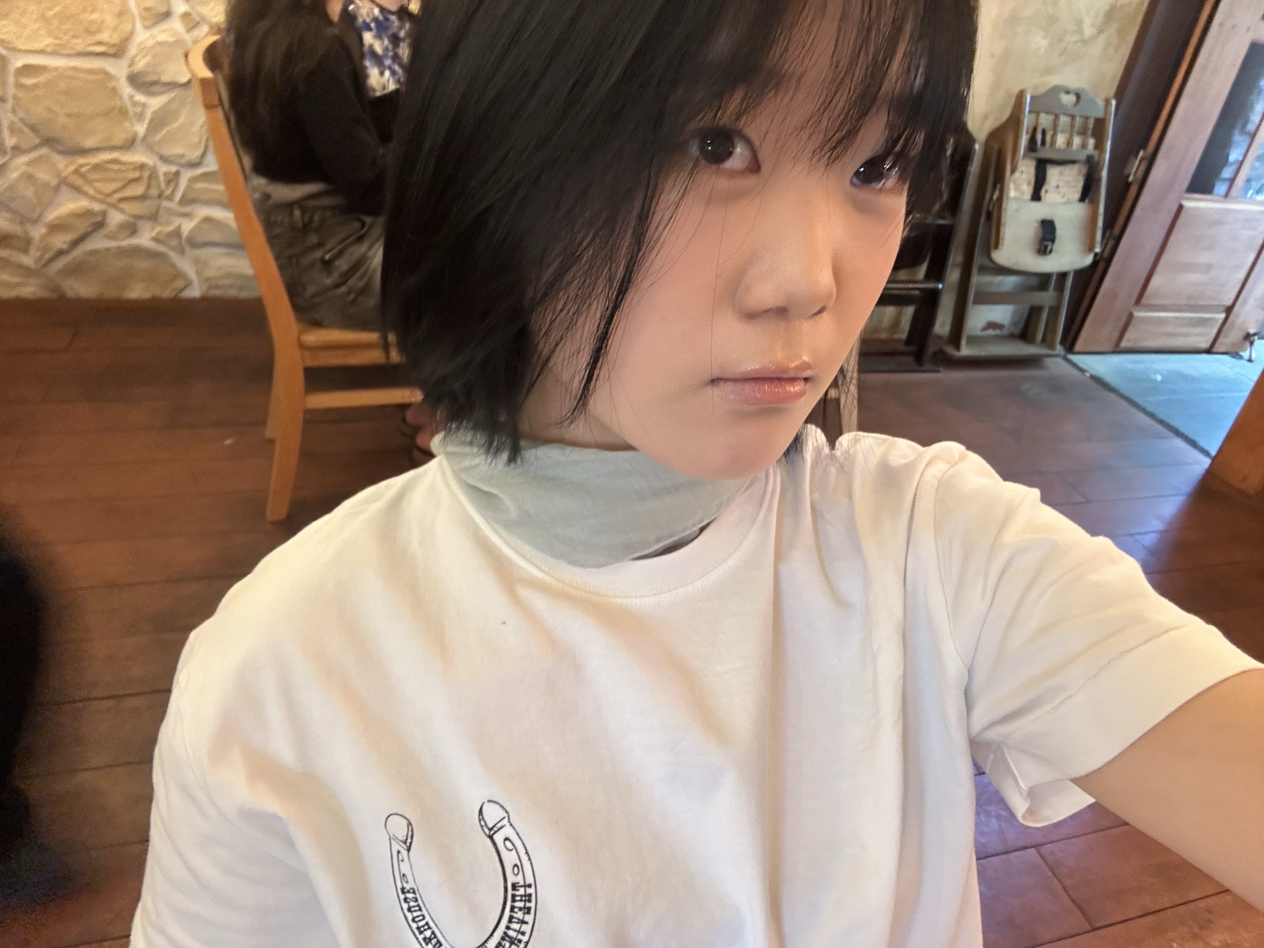 Thevinylhouse Lucky House Tee White 착용 스타일 - 3