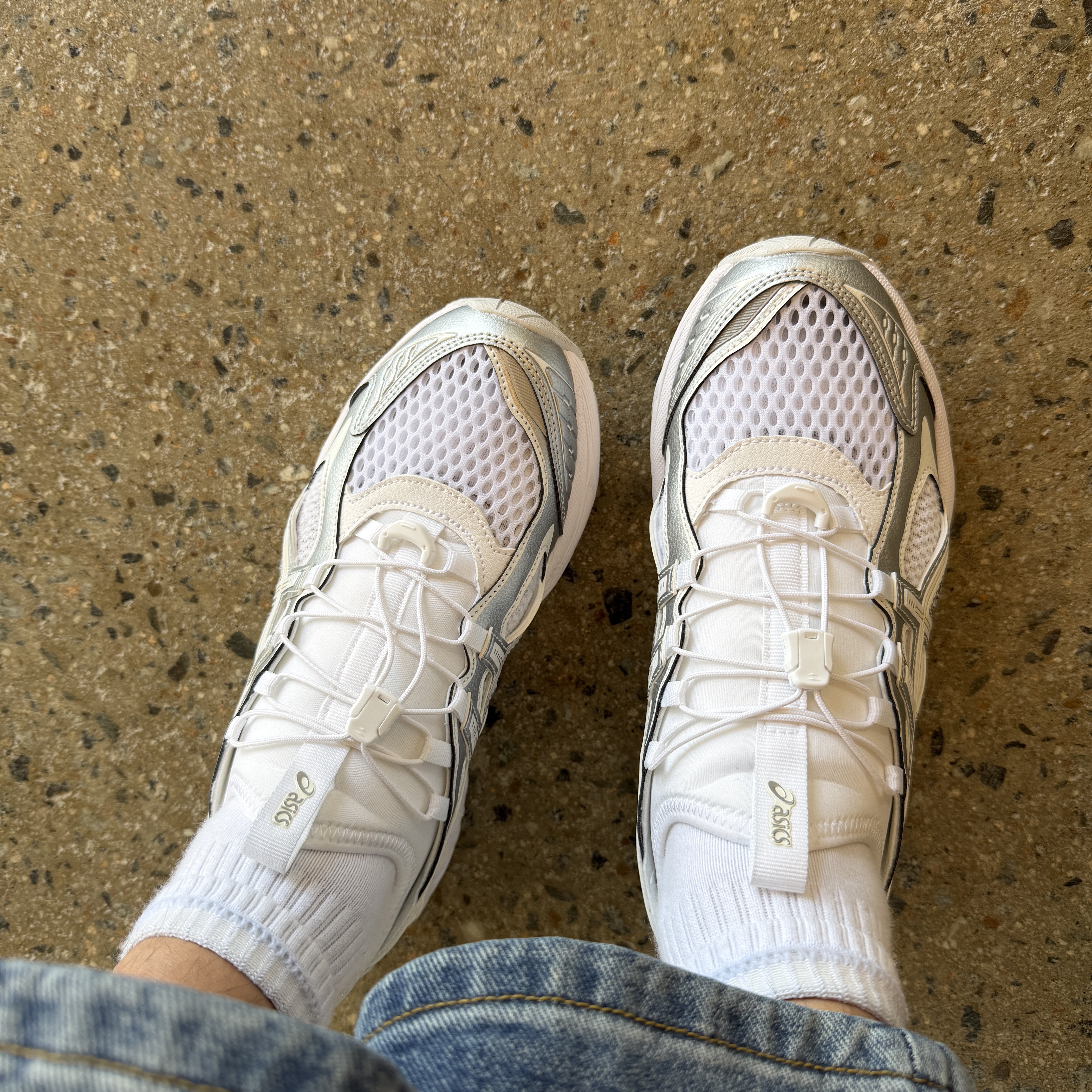 Asics GT-2160 Breeze White Pure Silver 착용 스타일 - 1