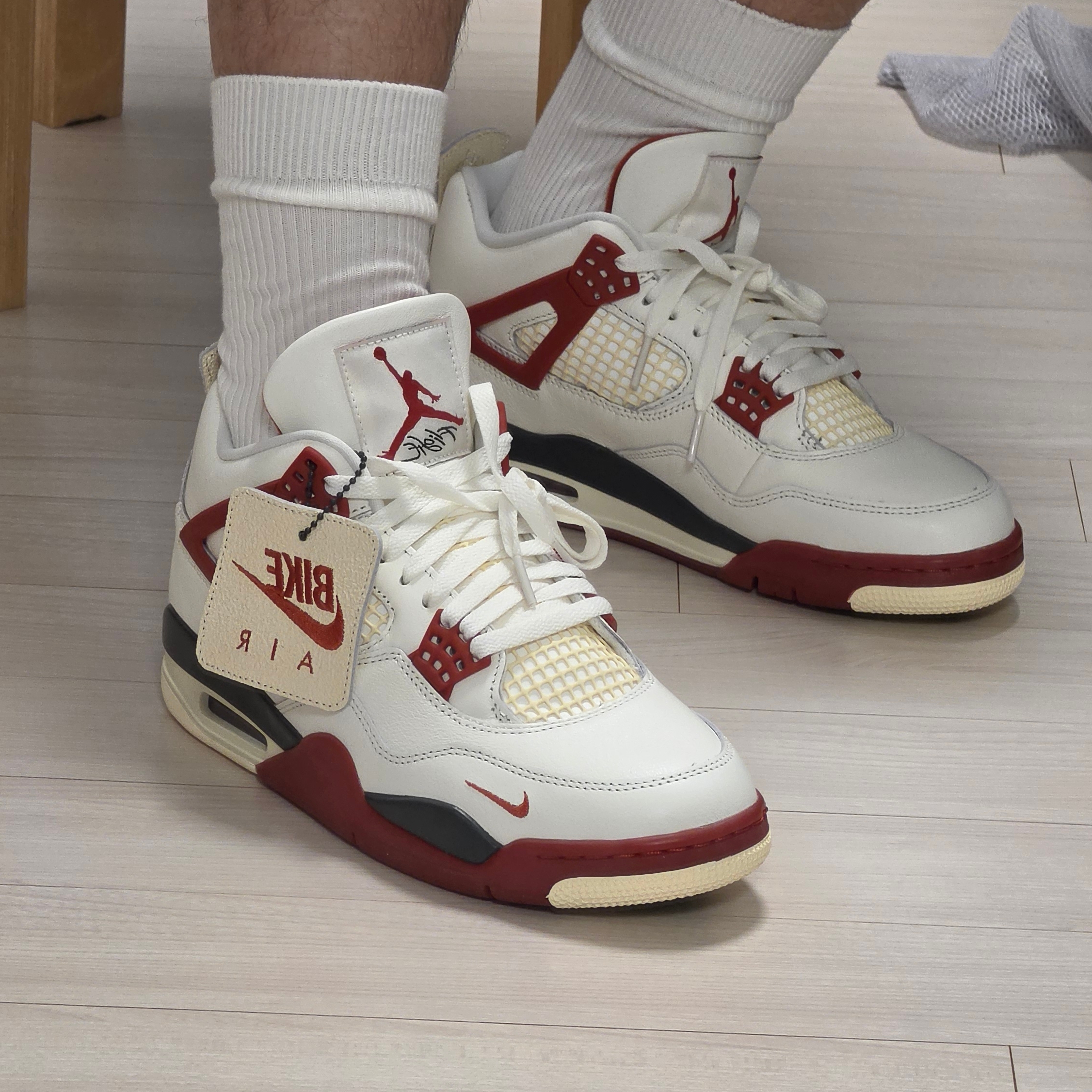 Jordan 4 x Nigel Sylvester Retro OG Brick After Brick 착용 스타일 - 4
